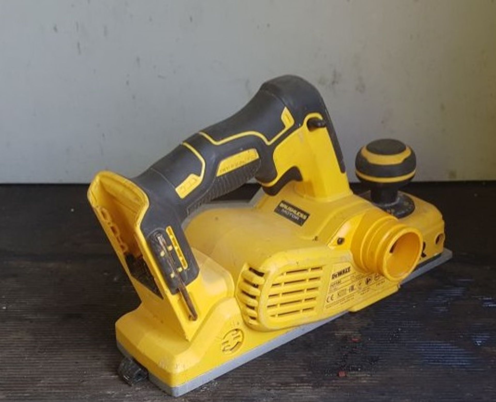 DEWALT DCP580N 18 V XR Li-ion Brushless Cordless Planer