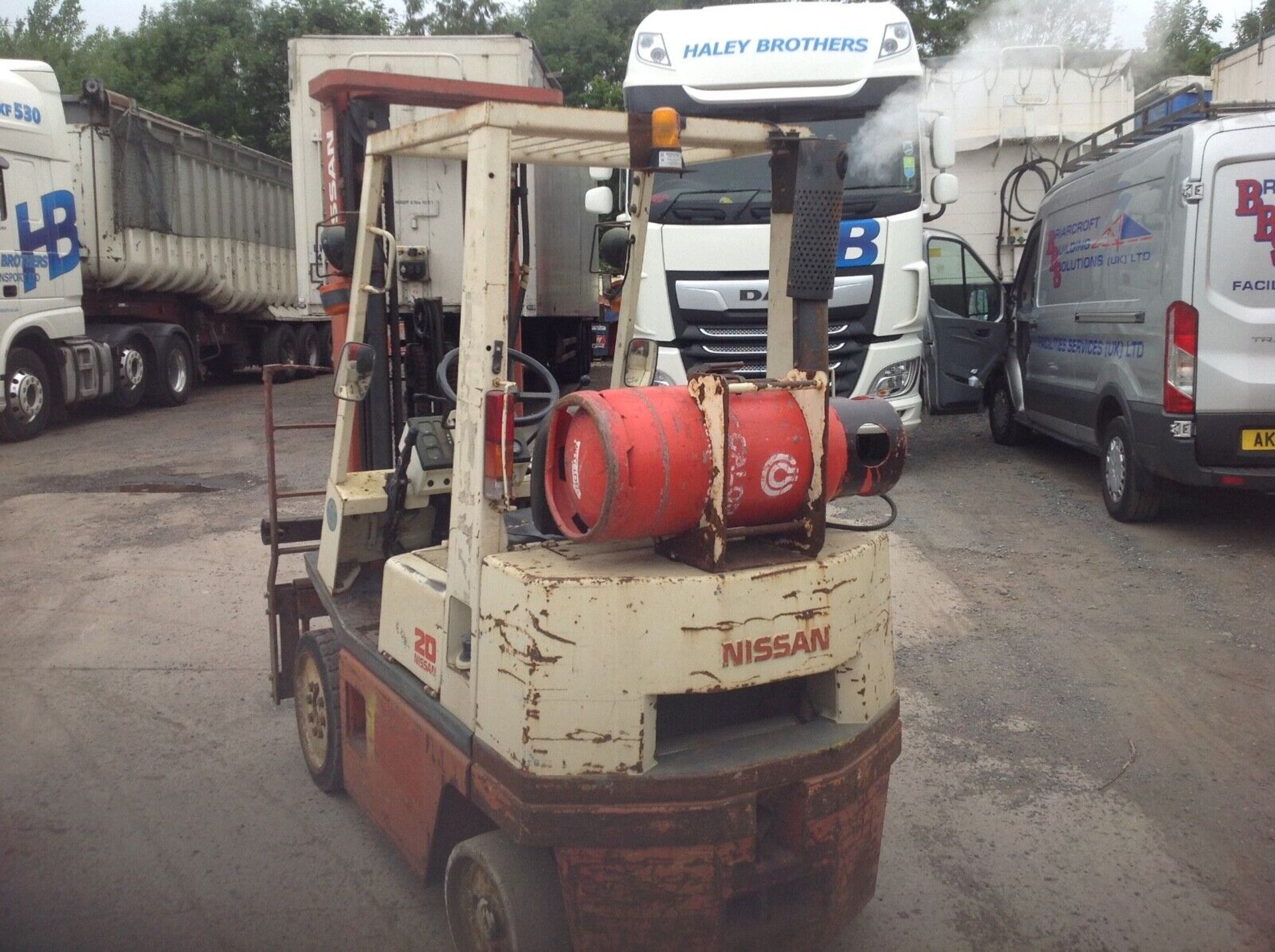 Nissan 2 ton gas forklift - Image 4 of 6