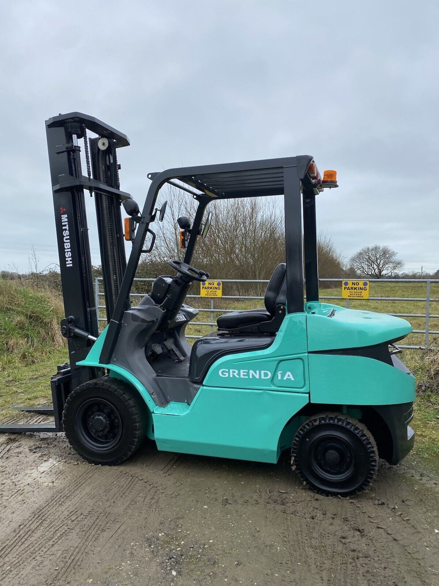 Mitsubishi 2.5 Tonne Diesel Forklift