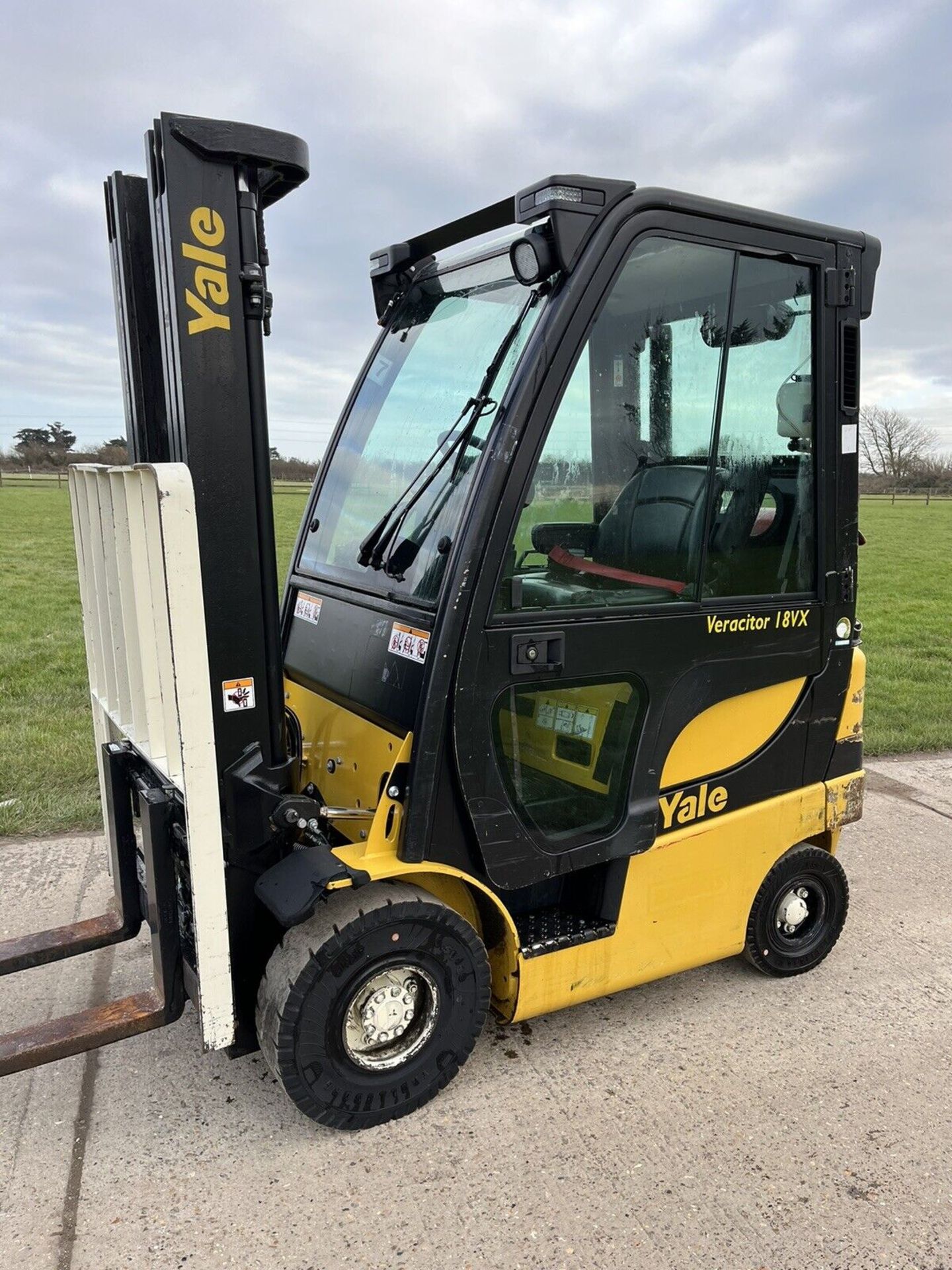 Yale forklift truck full heated cab