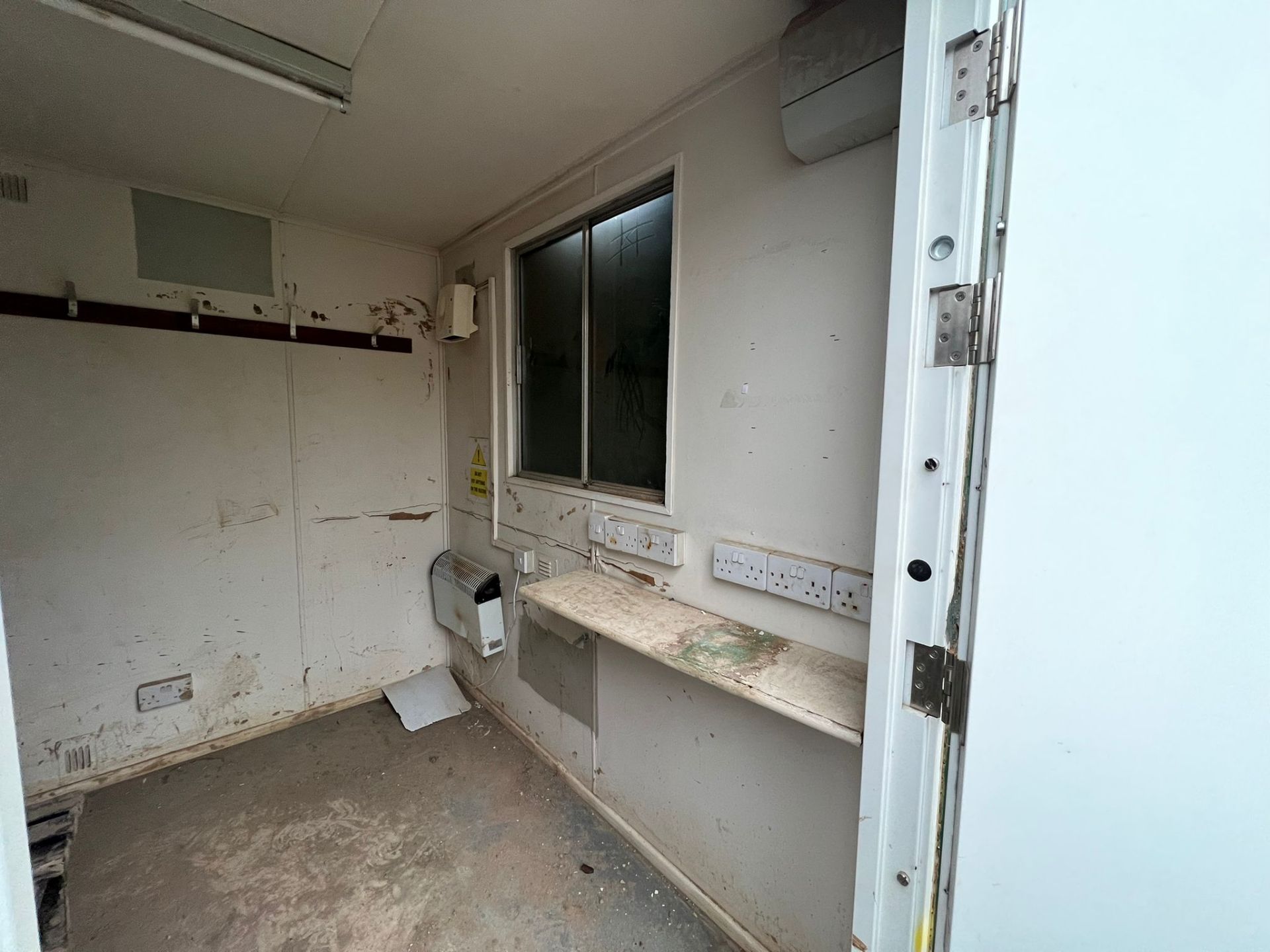 20ft site cabin container - Image 5 of 7