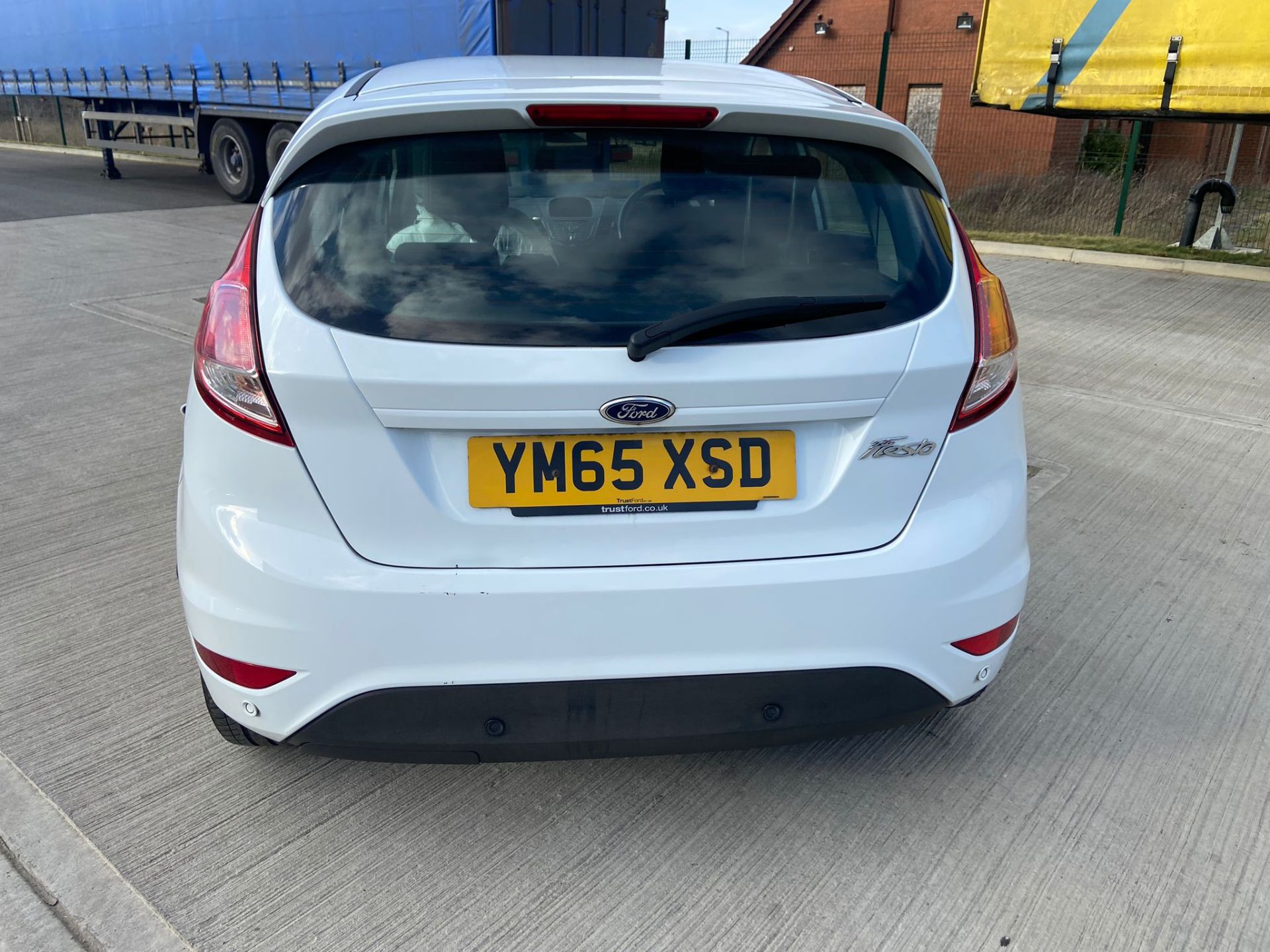 Ford Fiesta Zetec 2016 - Image 4 of 21