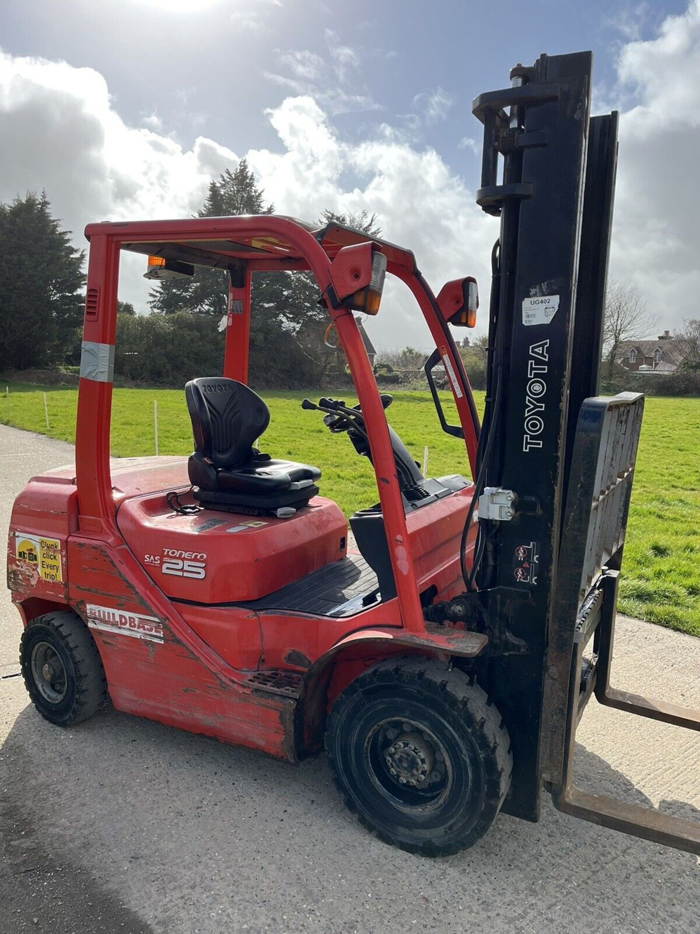 Toyota 2.5 Tonne Diesel Forklift Low Hours - Image 2 of 3