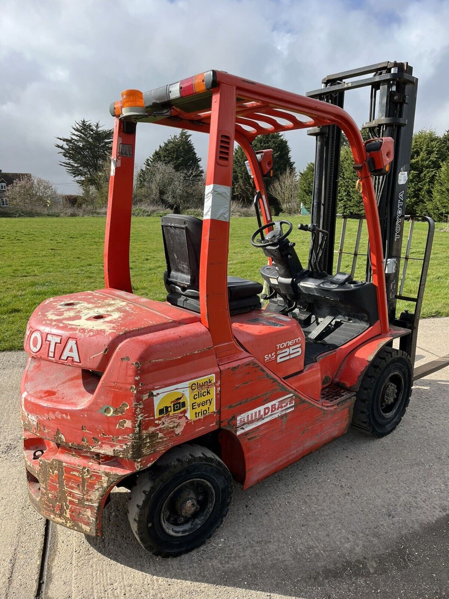 Toyota 2.5 Tonne Diesel Forklift Low Hours - Image 3 of 3