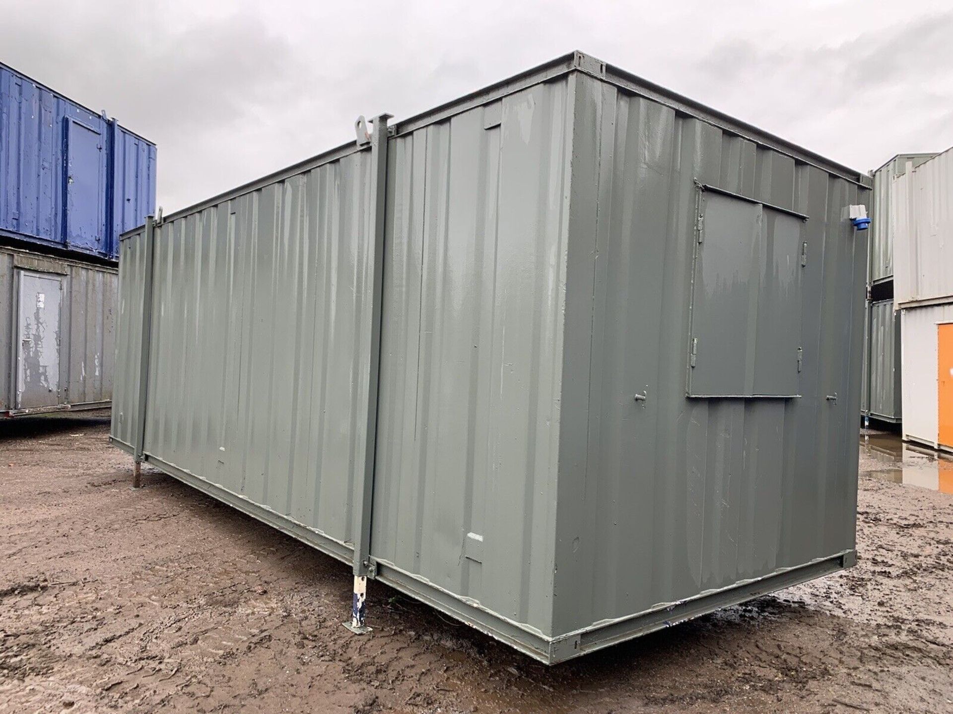 24ft Portable Office Site Cabin Container Anti Vandal Steel - Image 4 of 5