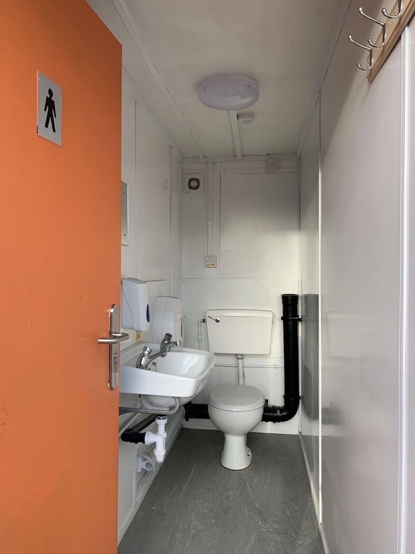 Portable Toilet Block / Shower Block - Image 7 of 11