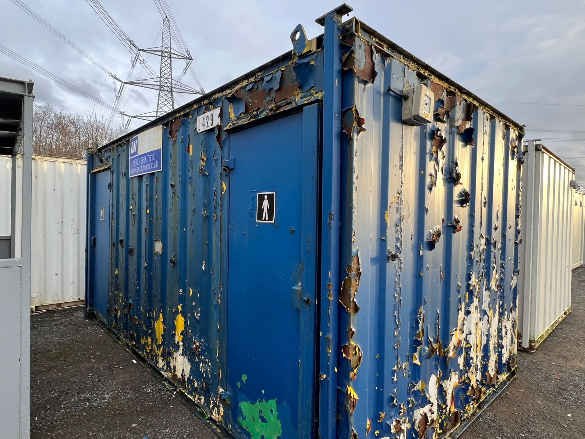 3 + 1 Toilet Block - Image 2 of 3