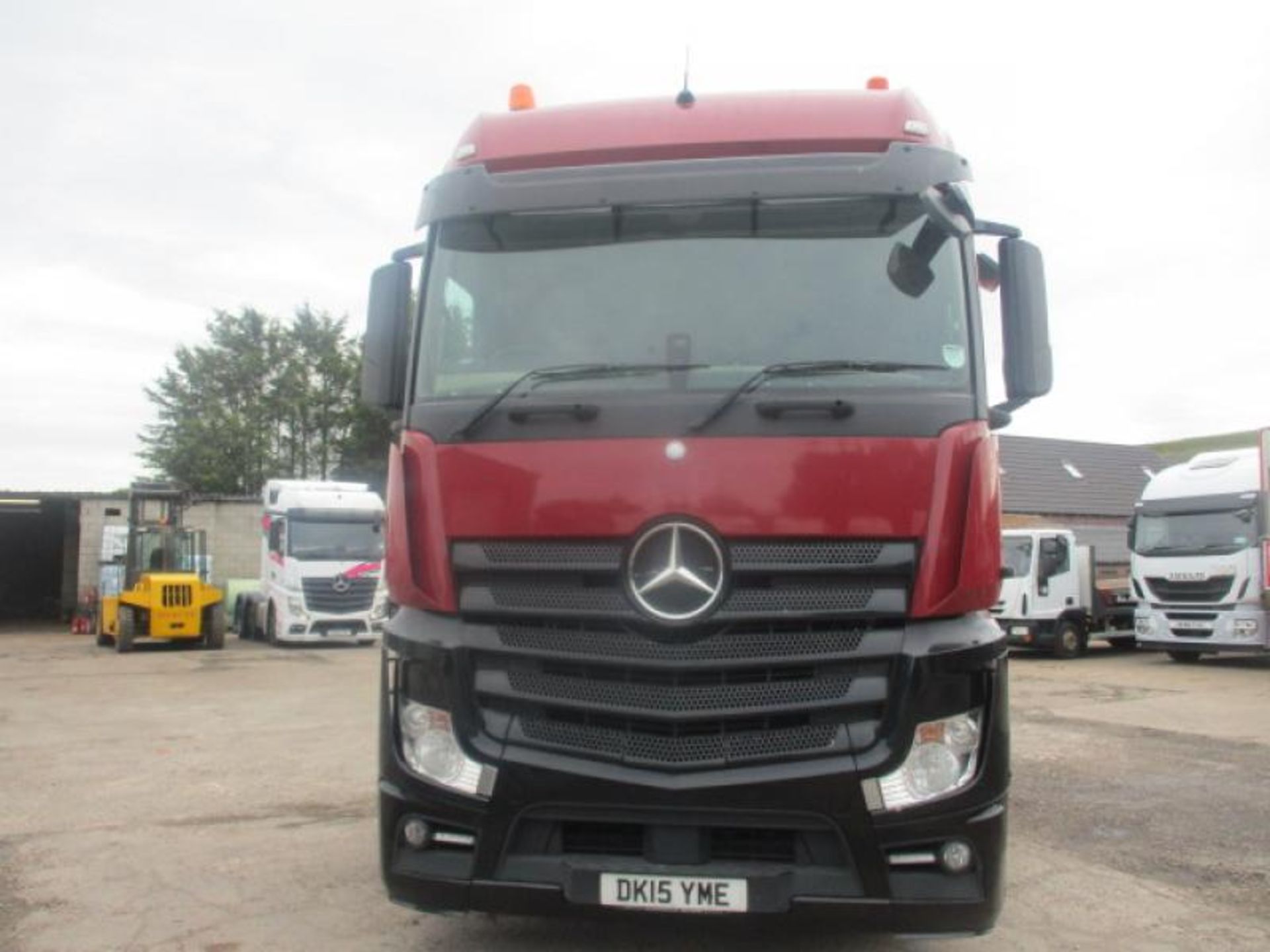 2015 Mercedes-Benz Actros 2548 - Image 2 of 9