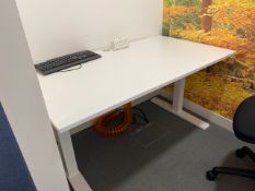 Kinnarps Sit Stand Desk