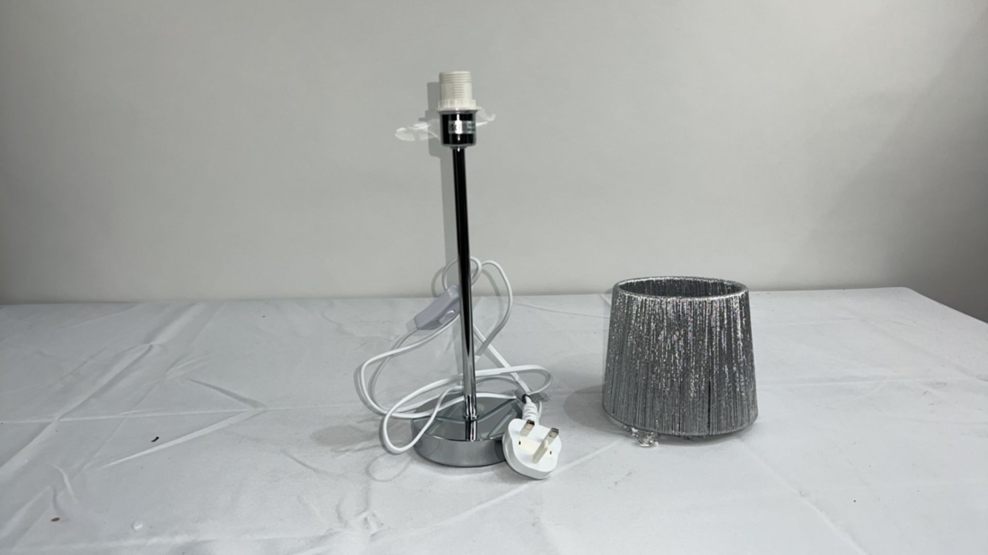 VERONA TABLE LAMP - Image 2 of 3