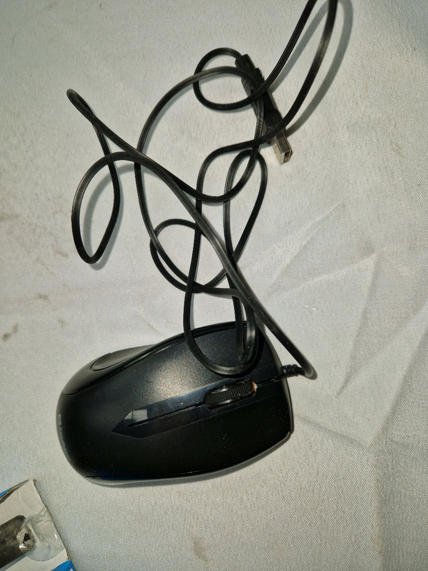 VIOBYTE COMPACT USB WIRED OPTICAL MOUSE - Image 2 of 2