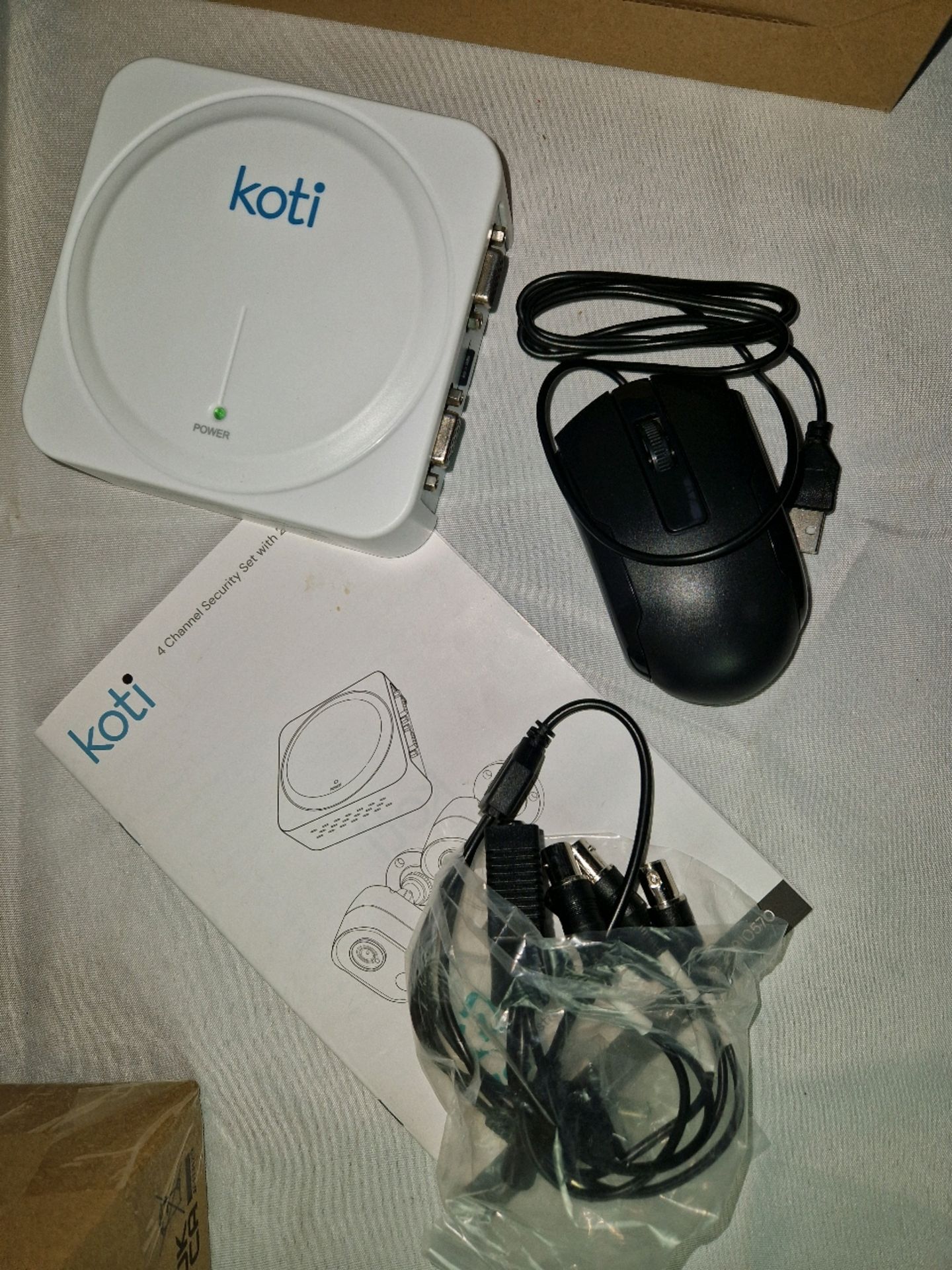 KOTI 4CHANNEL SECURITY SET WITH 2 PIR CAMERA - Image 3 of 5