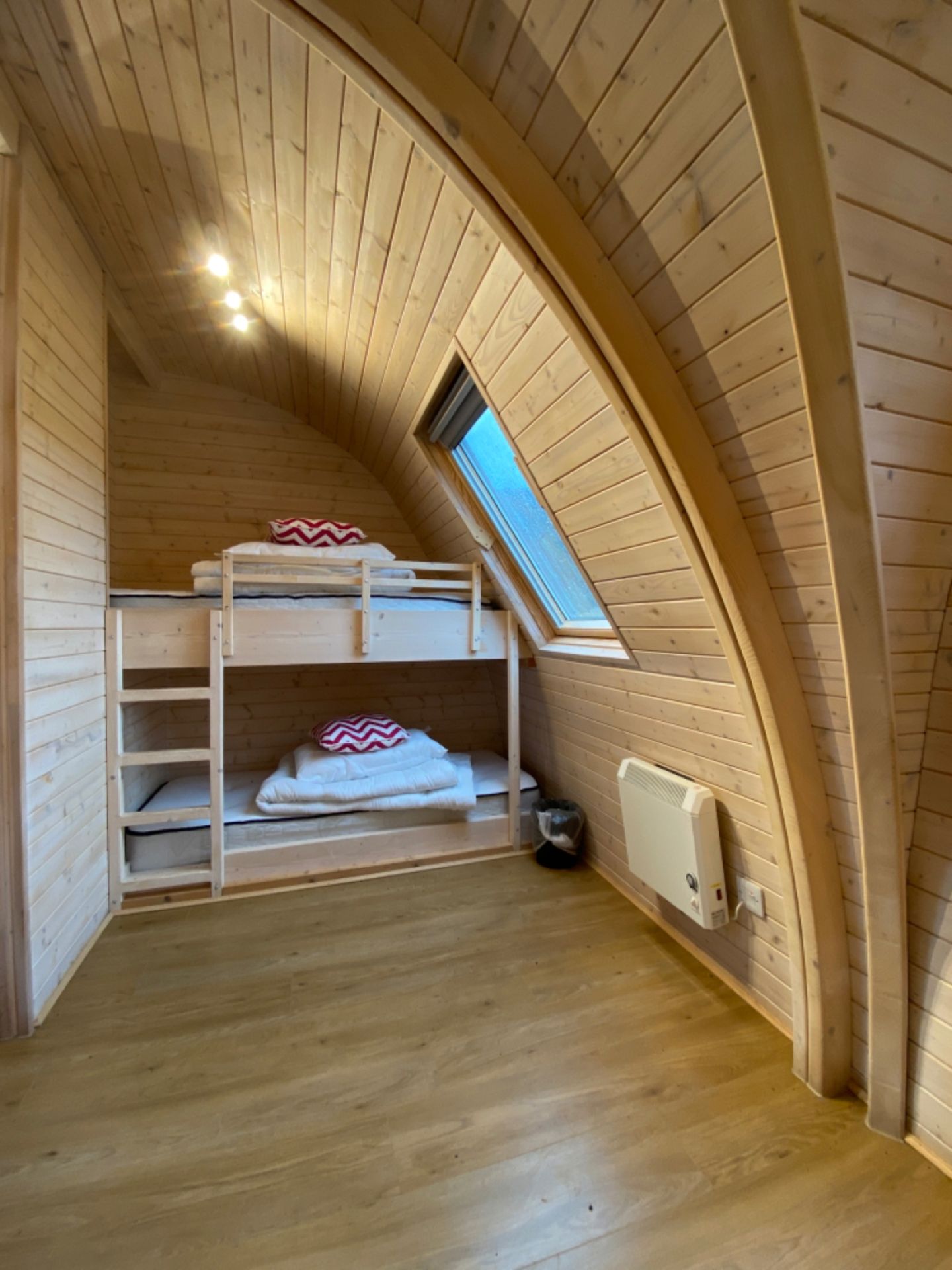 Arch Leisure Europod - Image 10 of 28