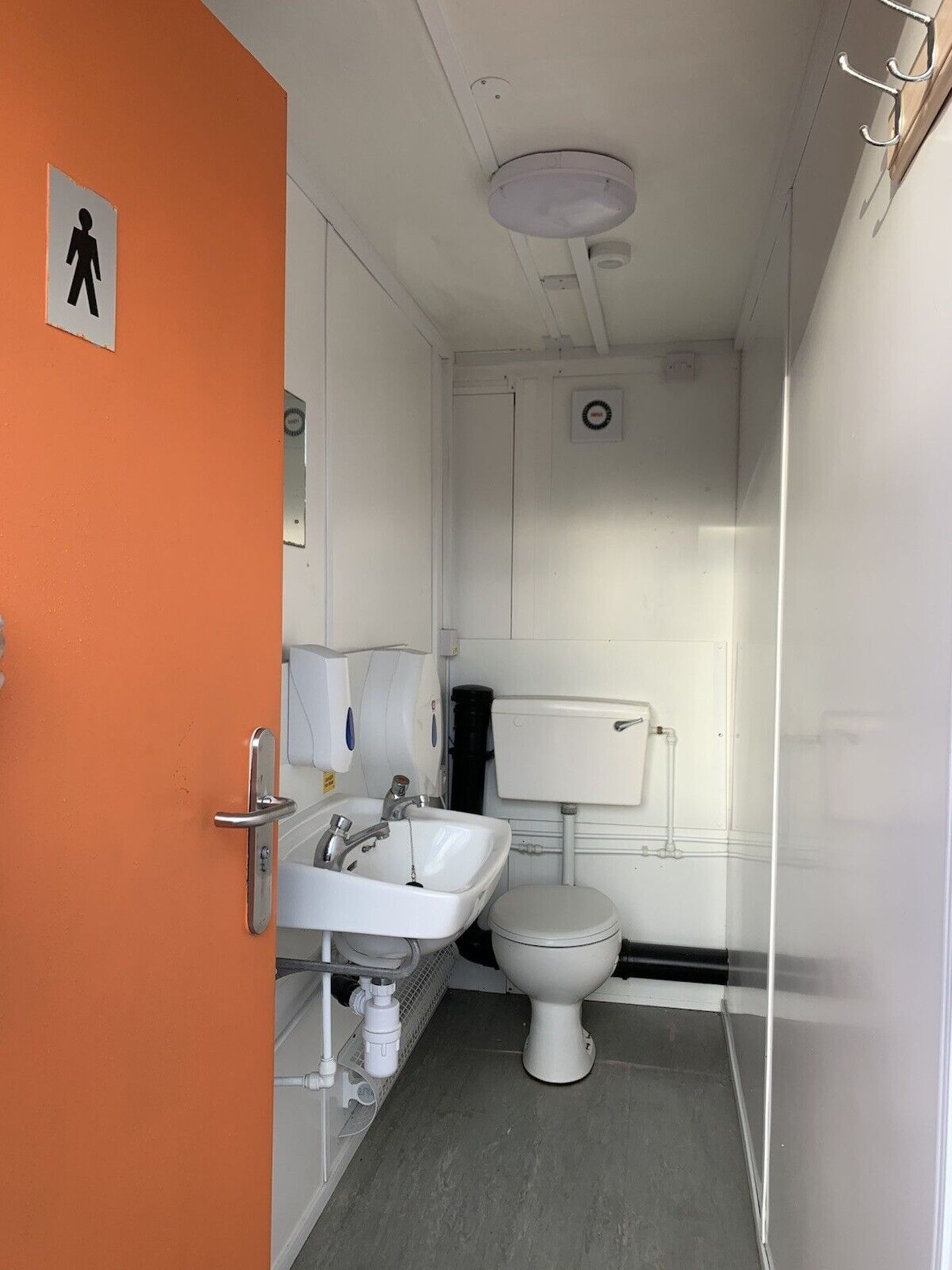 Portable Toilet Block / Shower Block - Image 8 of 11