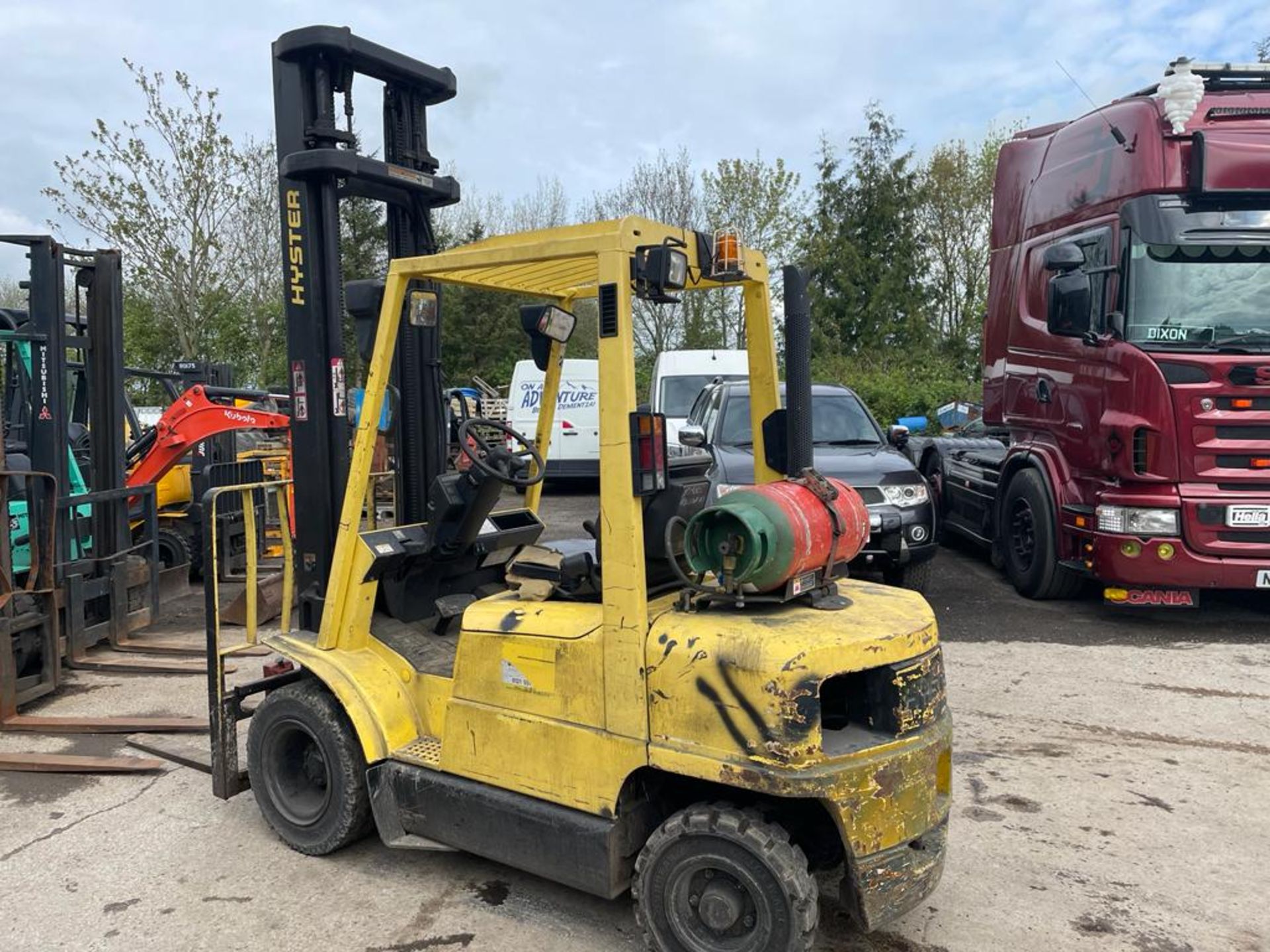 2005 Hyster 2.5 Ton Gas Forklift - Image 2 of 5