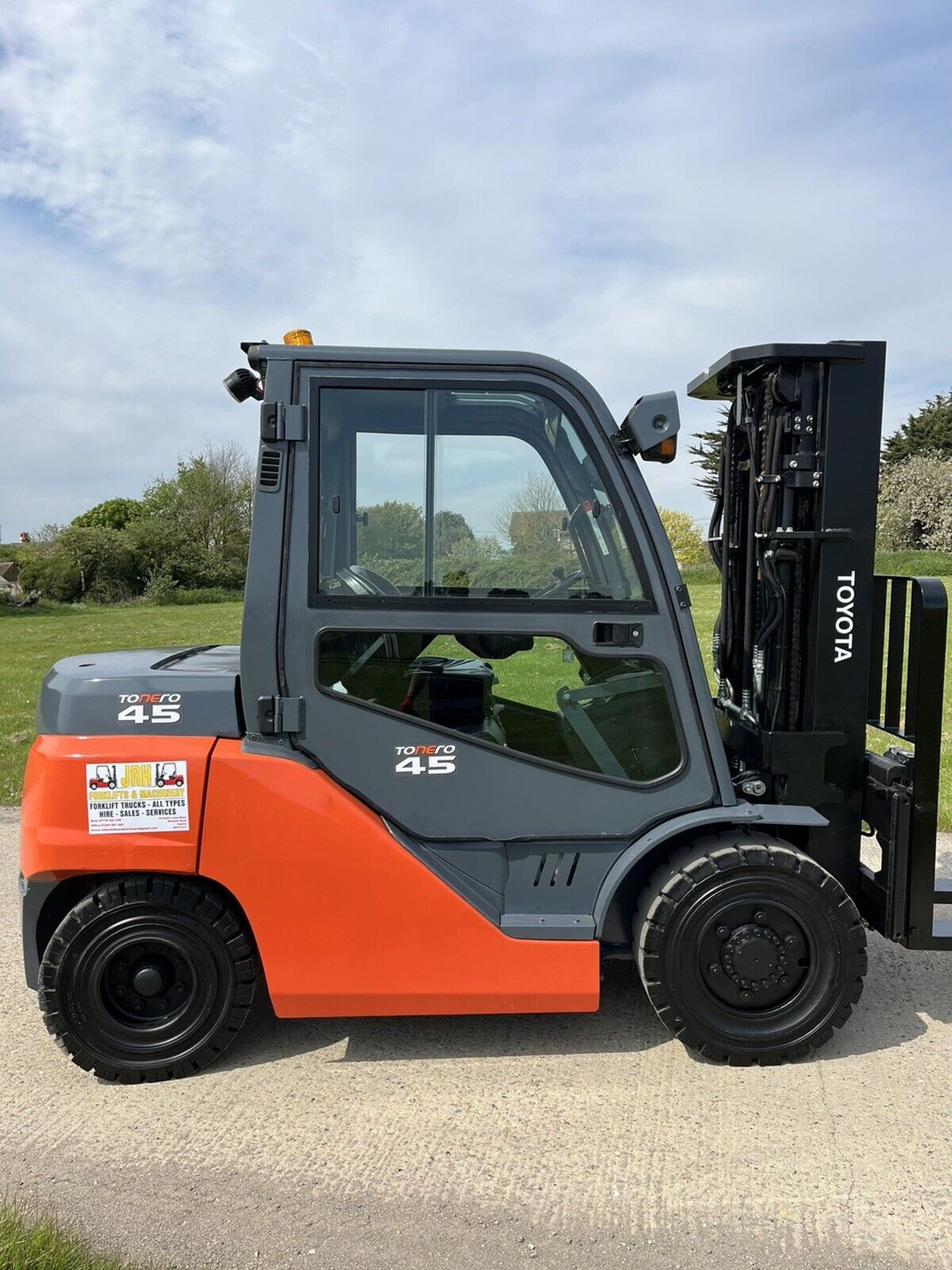 2016 Toyota 40-8FD40N 4 Tonne Diesel Forklift, 4.5 Tonne at 500 Load Center - Image 2 of 8