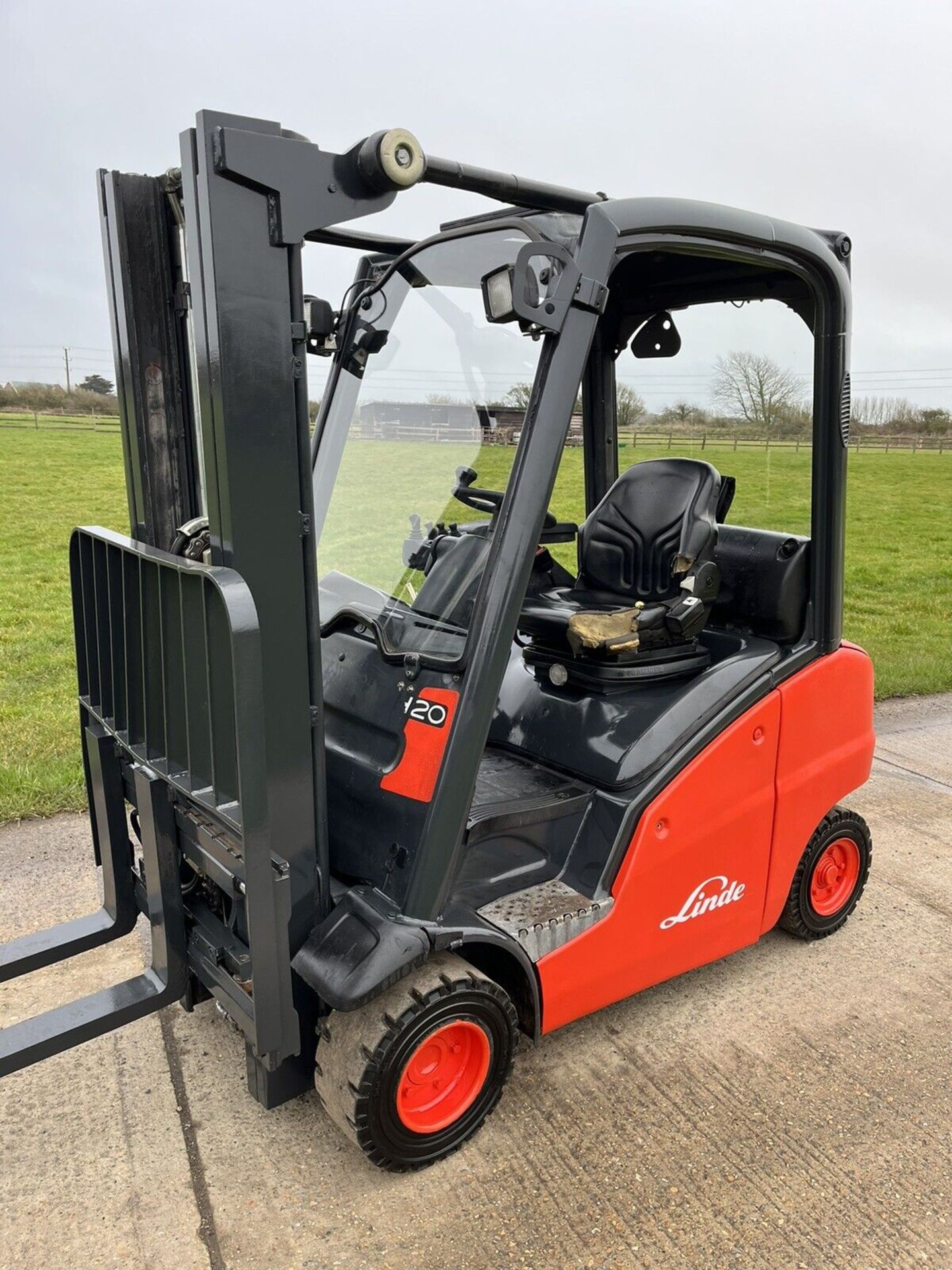 Linde 2 Tonne Diesel Forklift Container Spec