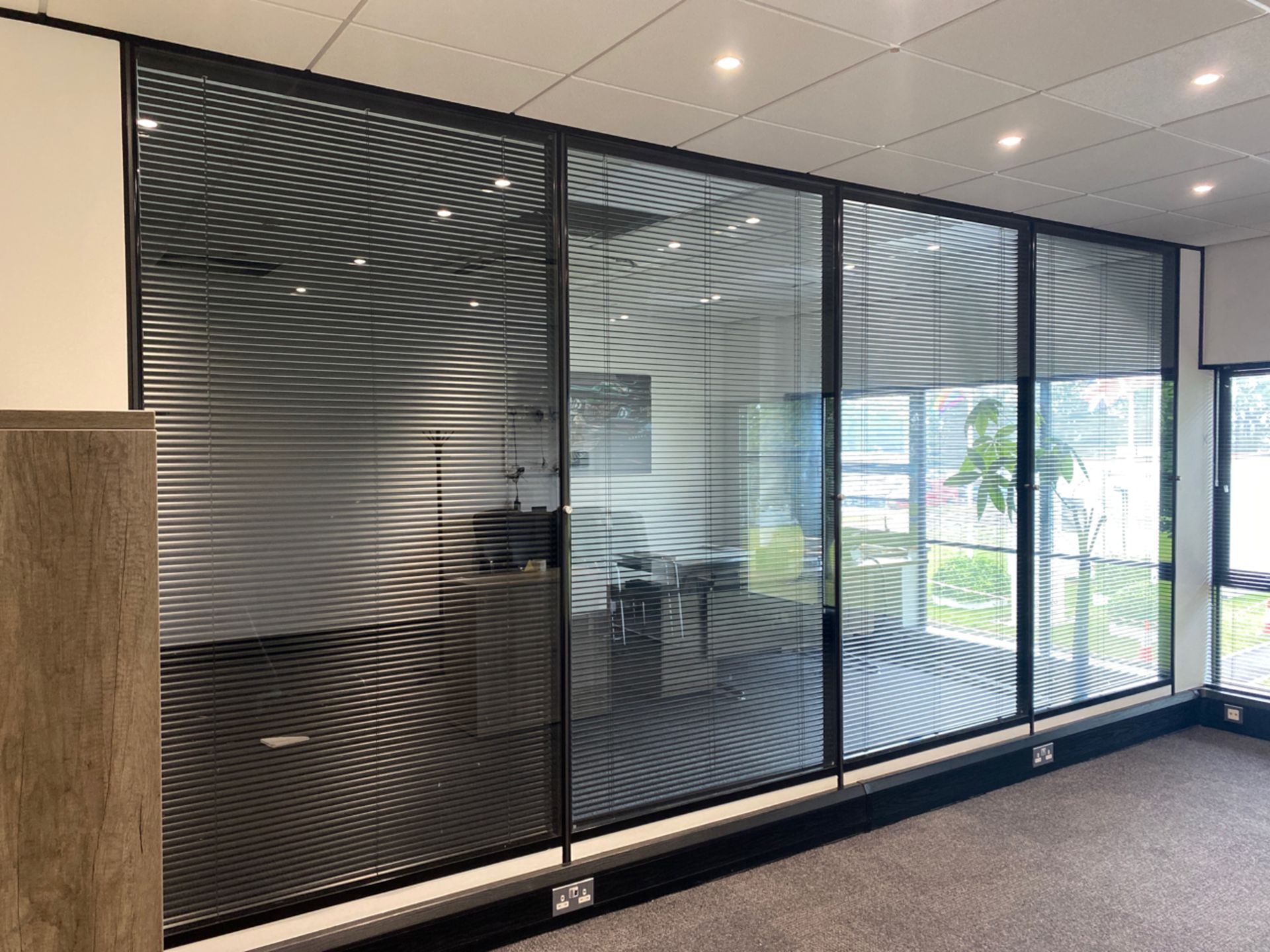 Glass Partition Wall - Image 2 of 7