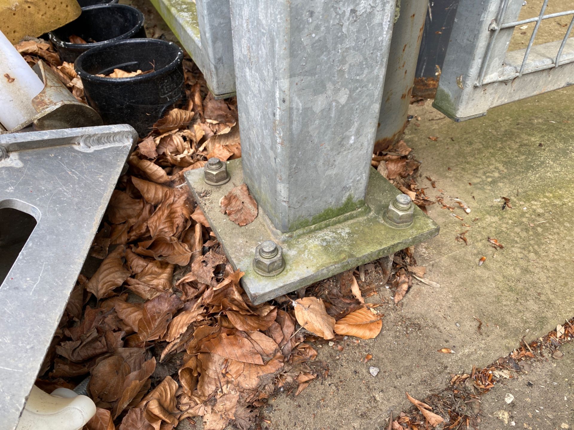 Loading Platform with Staircase - Image 4 of 10