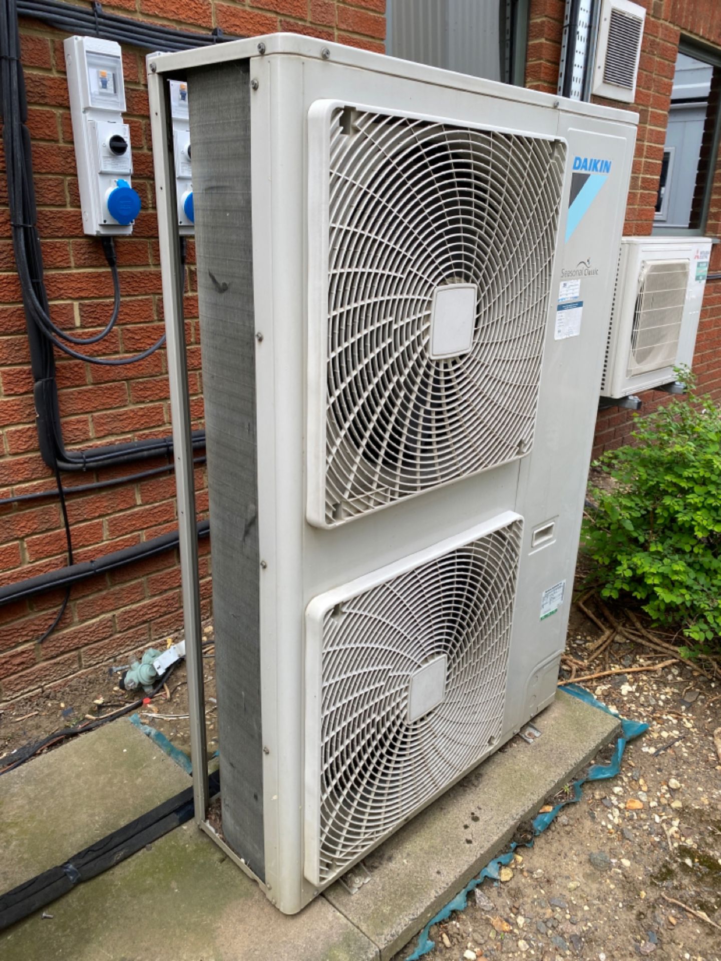 Daikin Seasonal Classic Inverter Condenser (Exterior Unit Only) - Image 2 of 3