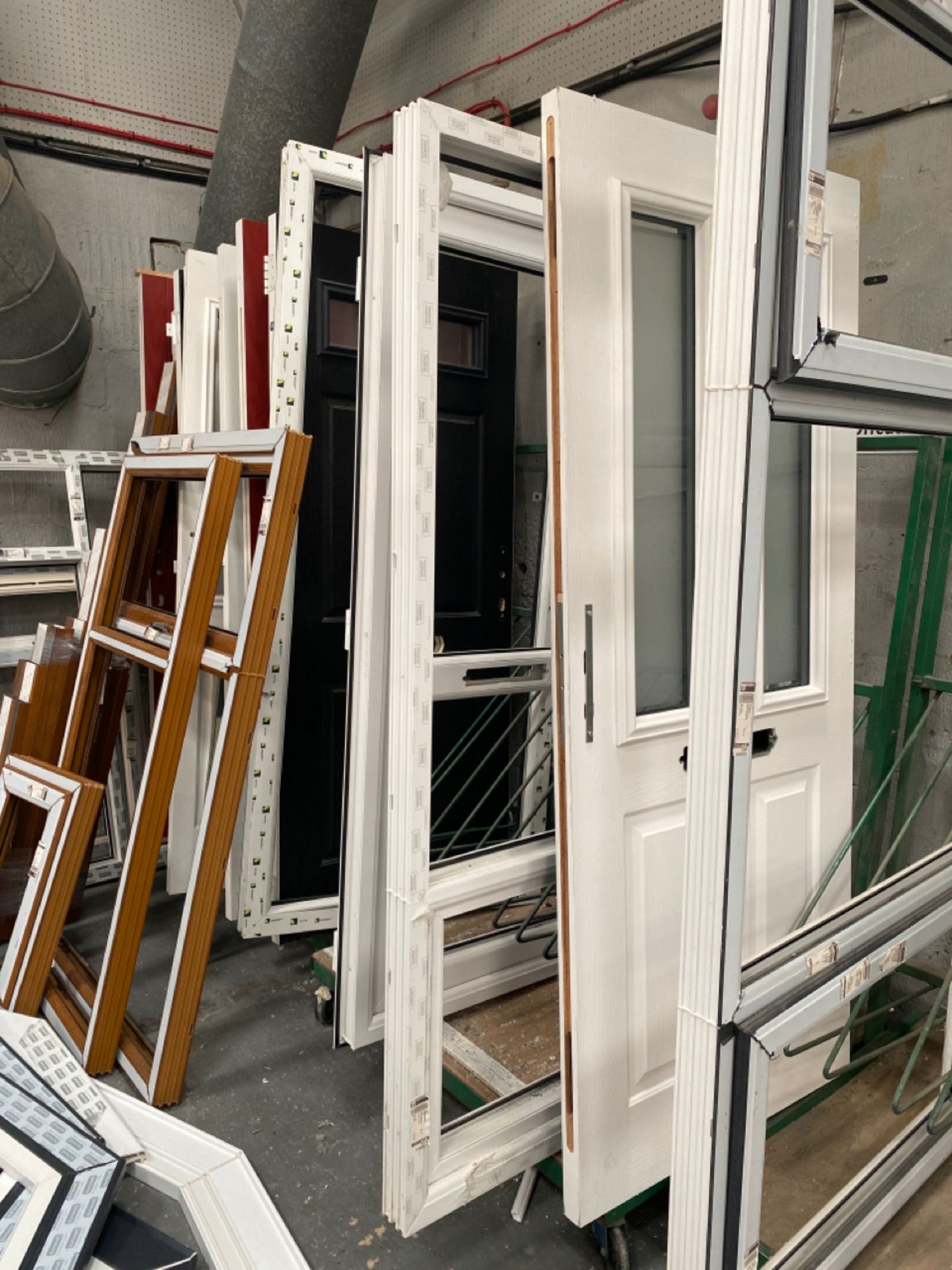 Job Lot of Finished/Unfinished Doors - Bild 8 aus 8