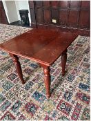 8 x Small square table