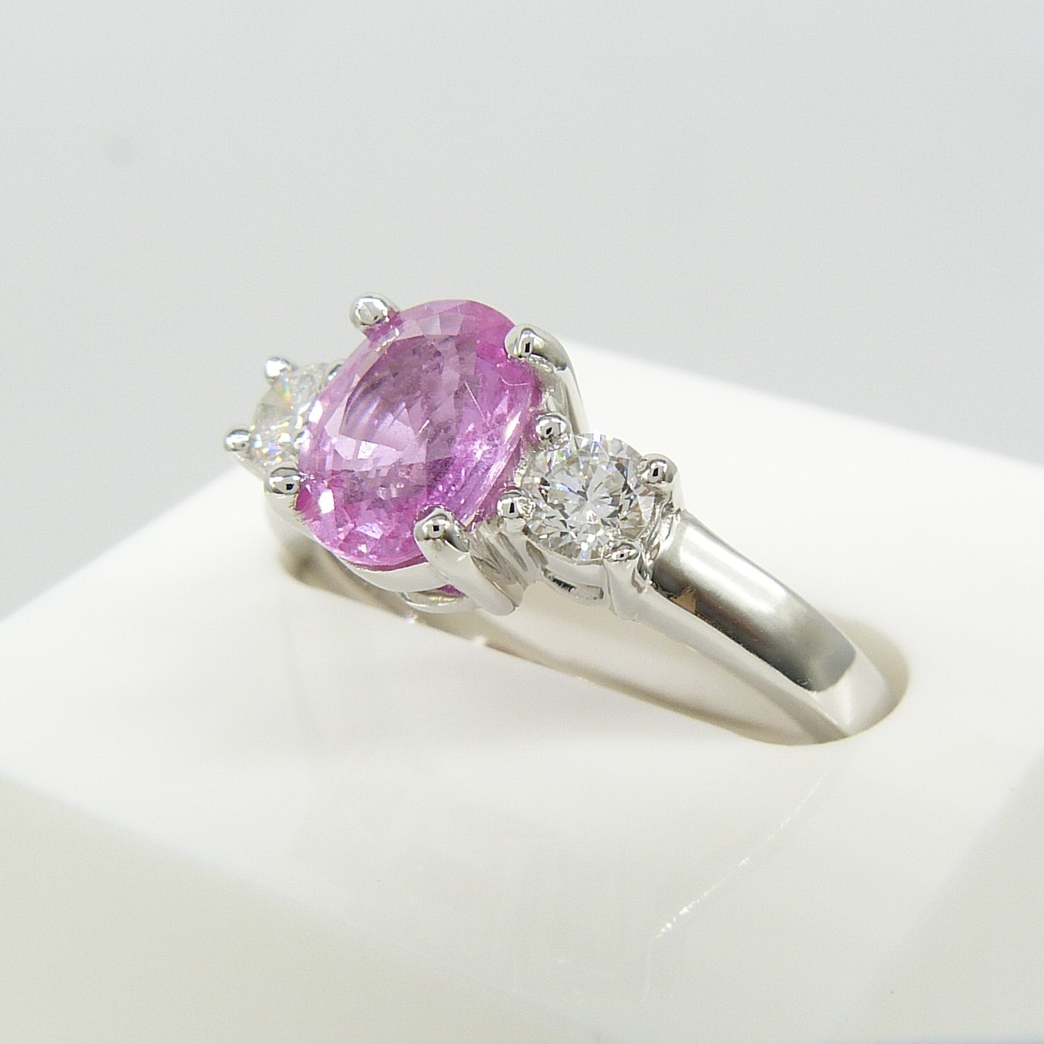 1.50 carat pink sapphire and 0.35 carat diamond 3-stone dress ring in 18ct white gold - Image 8 of 8