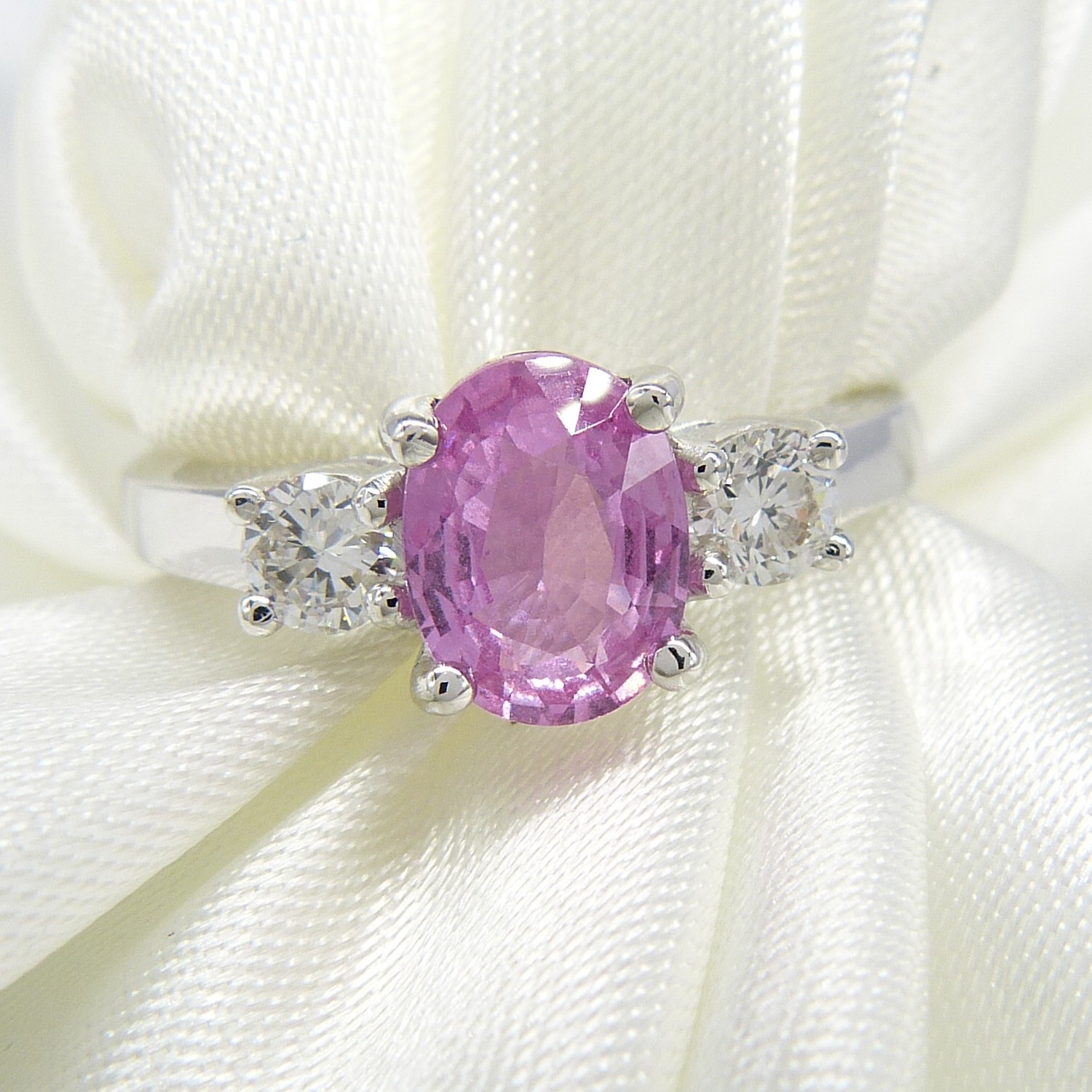 1.50 carat pink sapphire and 0.35 carat diamond 3-stone dress ring in 18ct white gold - Image 4 of 8
