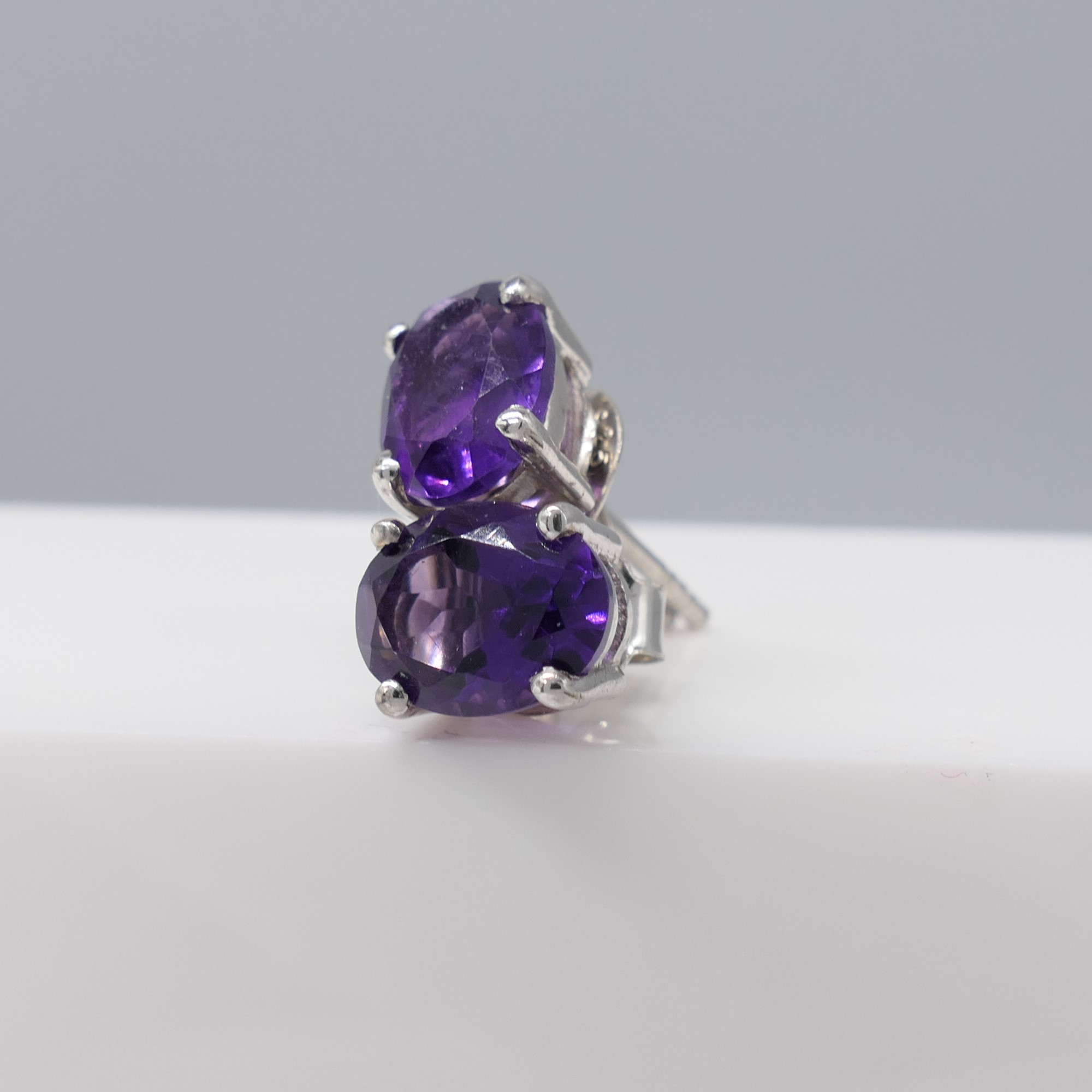 Pair of natural purple amethyst gemstone ear studs in silver - Image 3 of 5