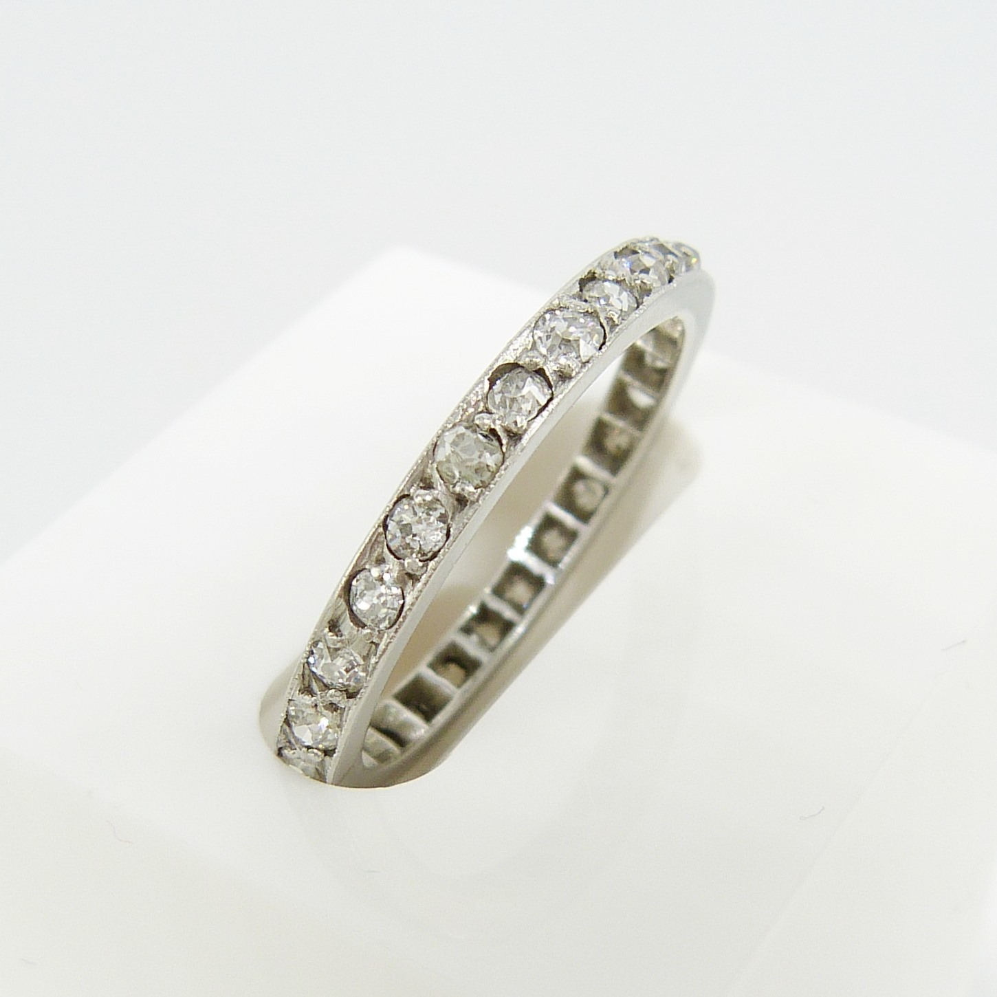 Genuine antique platinum full eternity ring set with 0.85 carats old-cut diamonds - Image 3 of 8