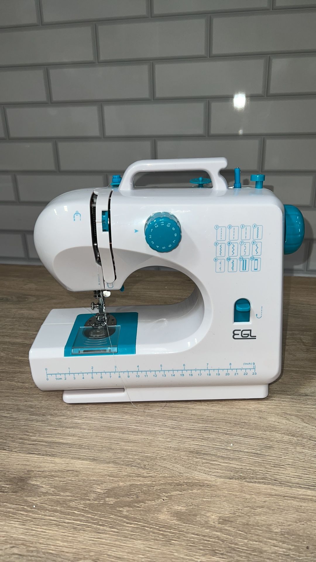 EGL 506 COMPACT SEWING MACHINE - Image 2 of 3