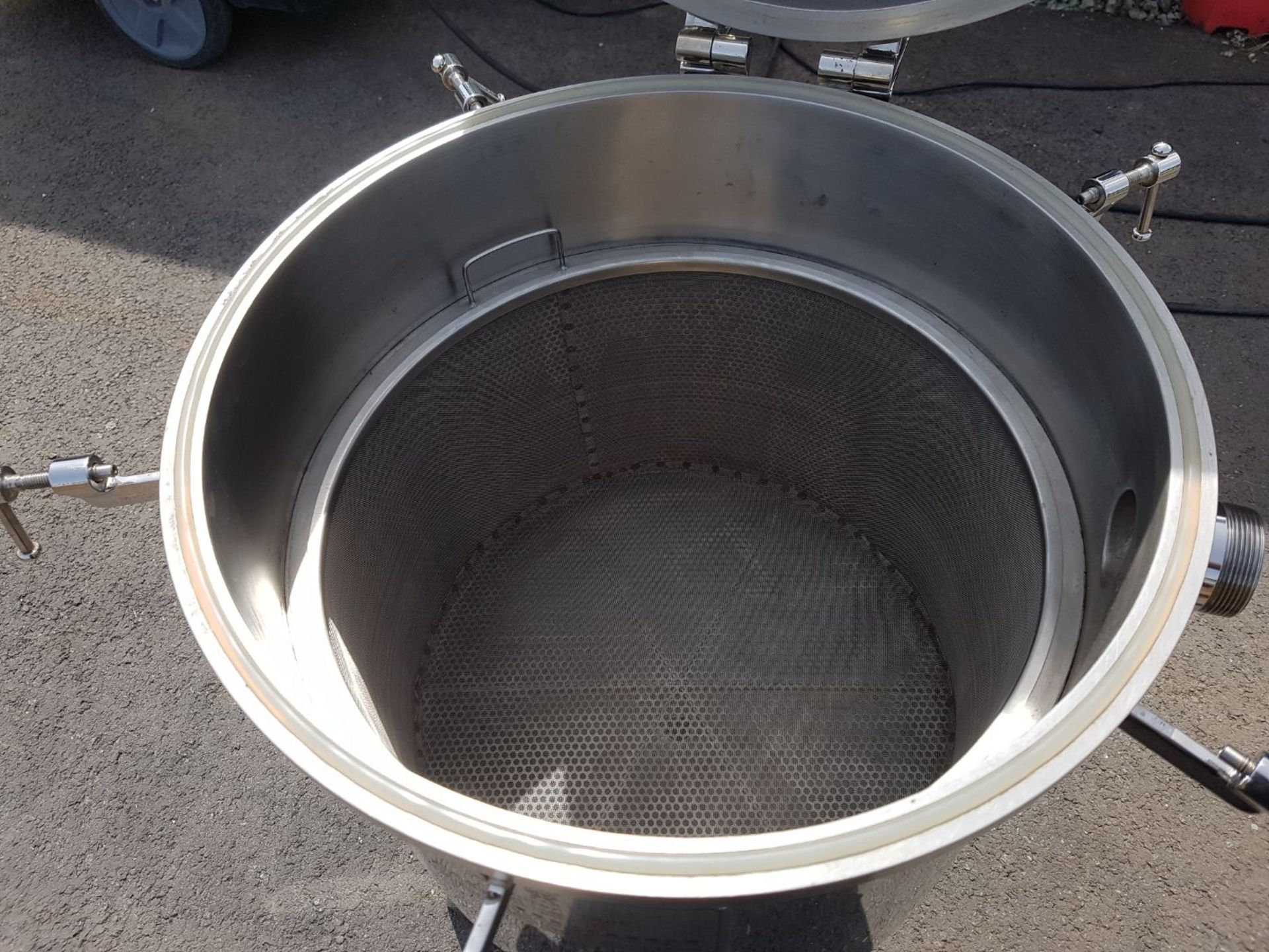 1 x brand new resim impregnation stainless steel tank vacuum tank with basket filter support - Image 5 of 10