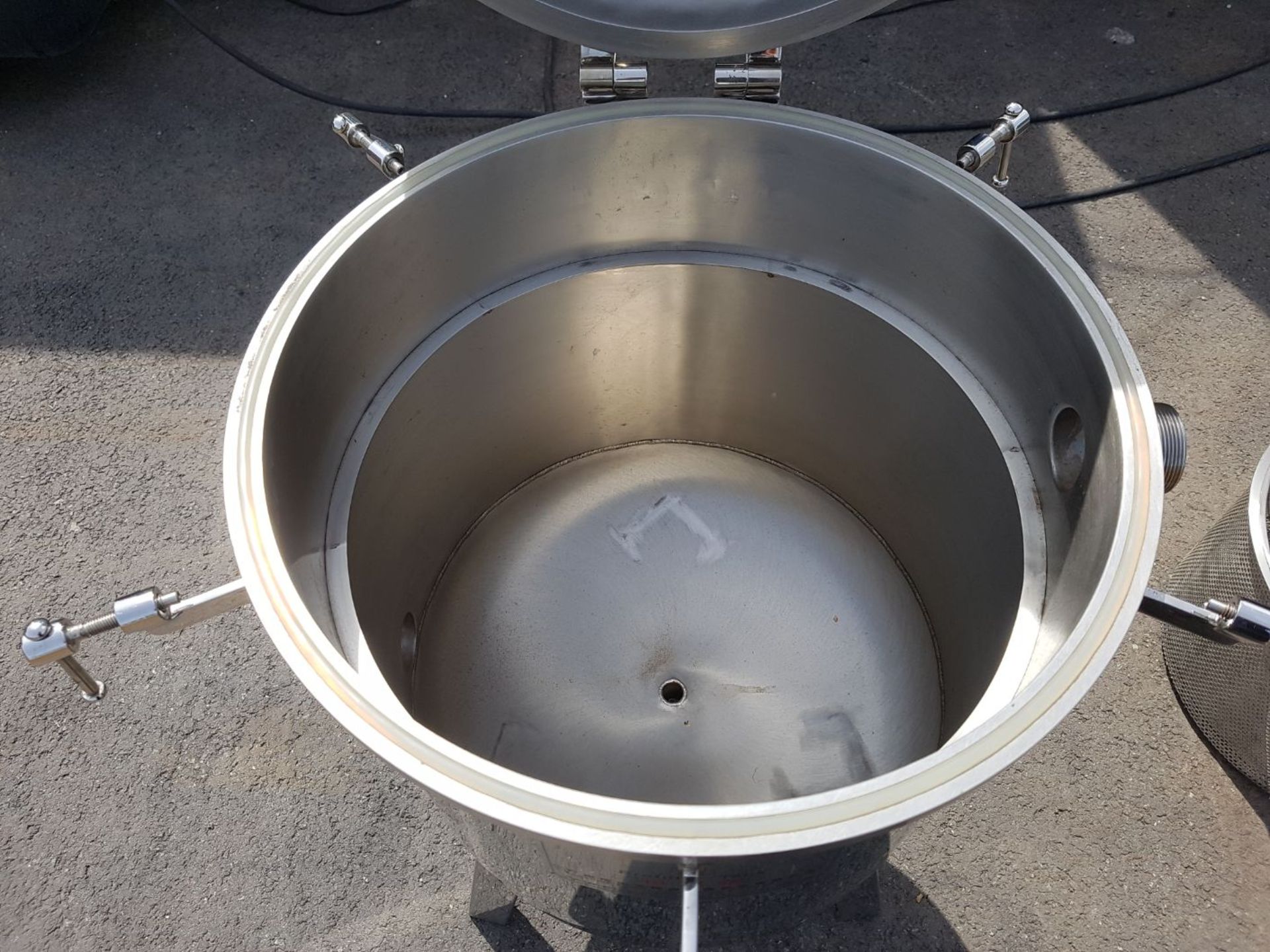 1 x brand new resim impregnation stainless steel tank vacuum tank with basket filter support - Image 3 of 10