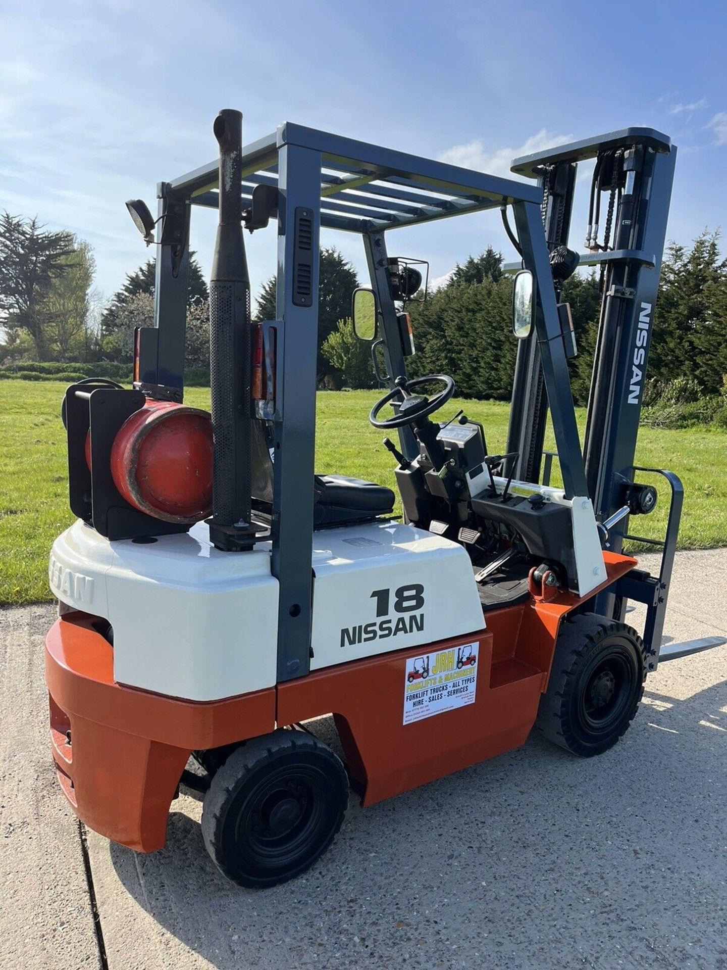 Nissan 1.8 Tonne, Gas Forklift - Image 4 of 5