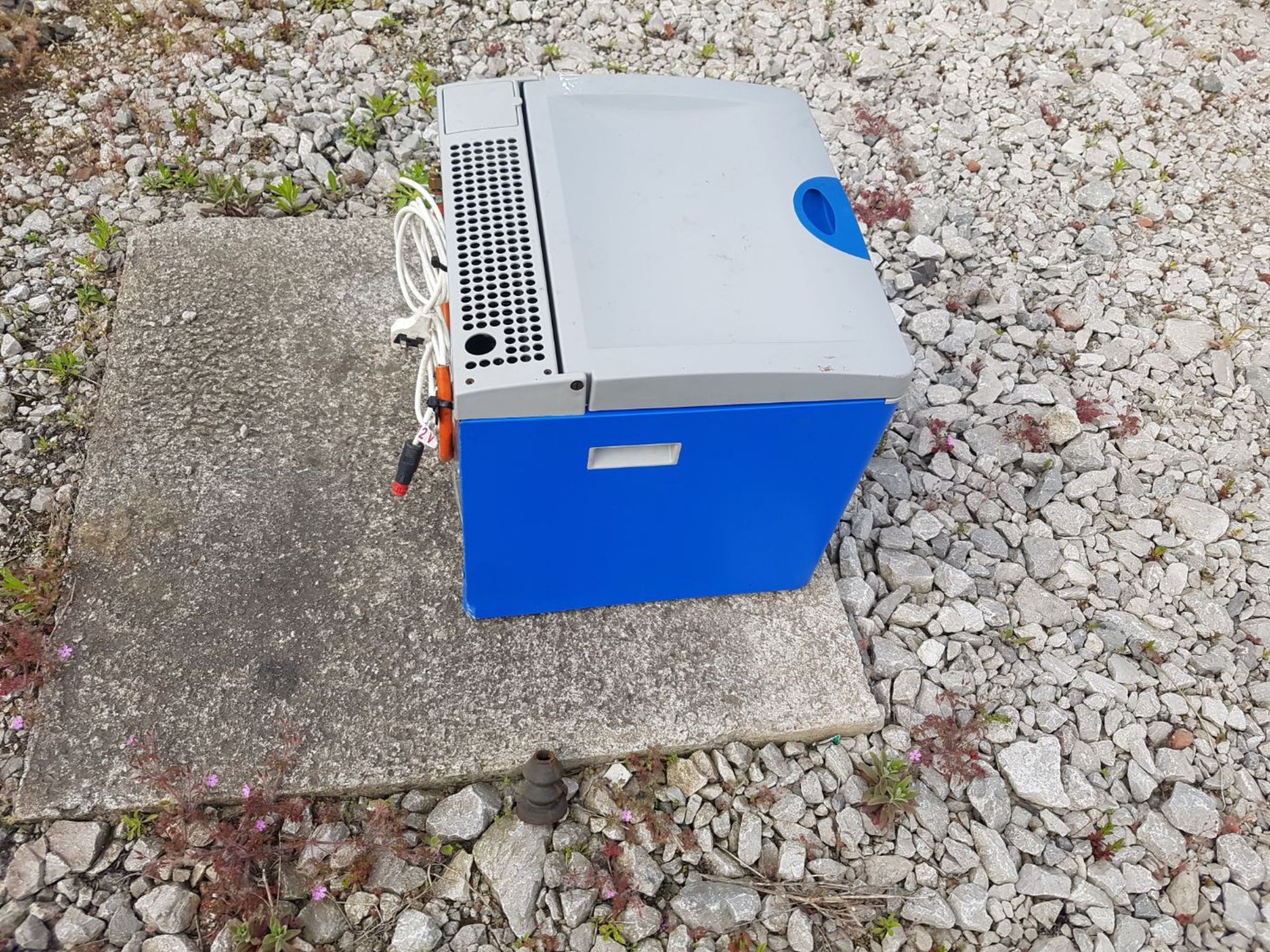 3 way fridge ( LPG, 230V & 12V DC ) - Image 2 of 5