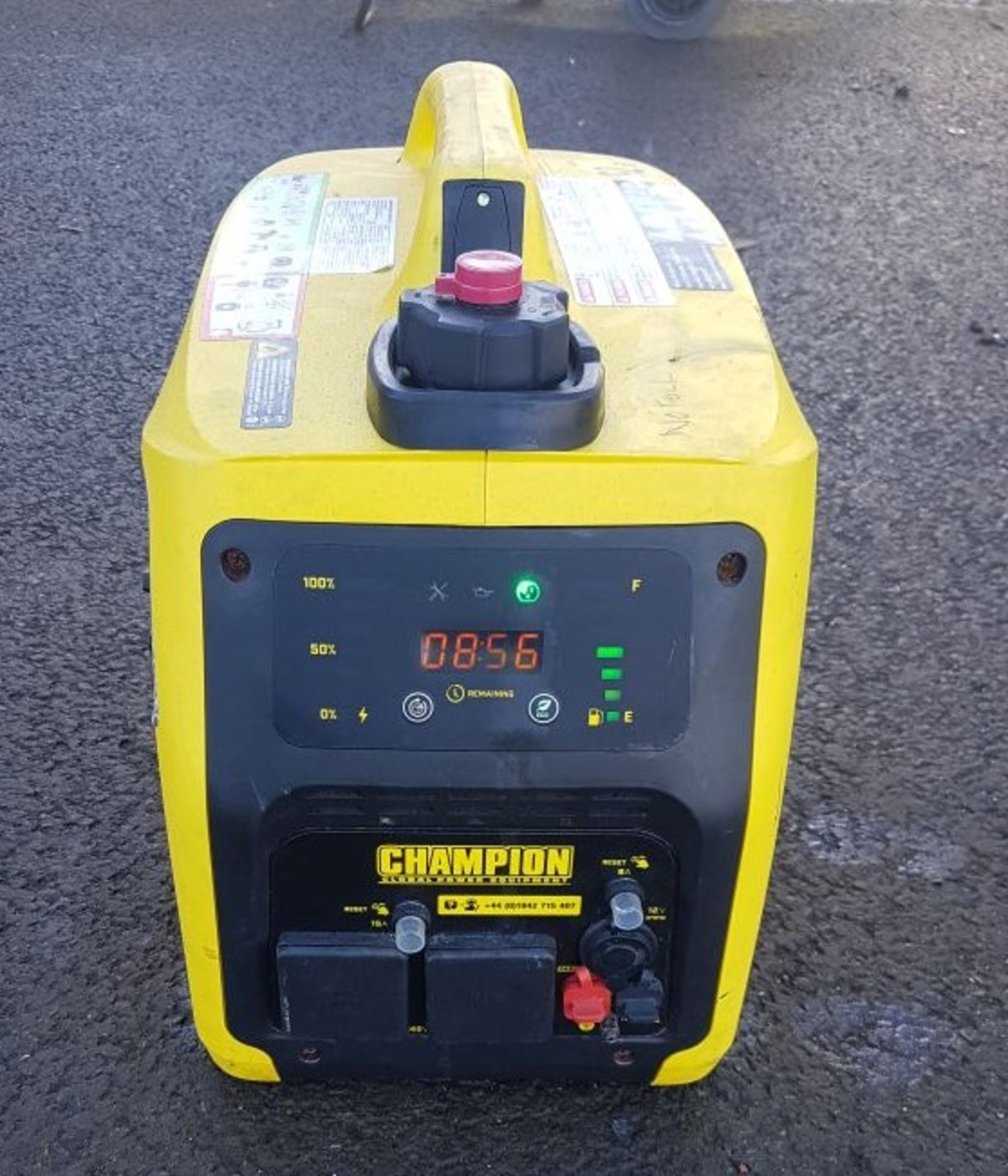 Champion 82001i-DF Dual Fuel Inverter Petrol Generator - Image 4 of 5