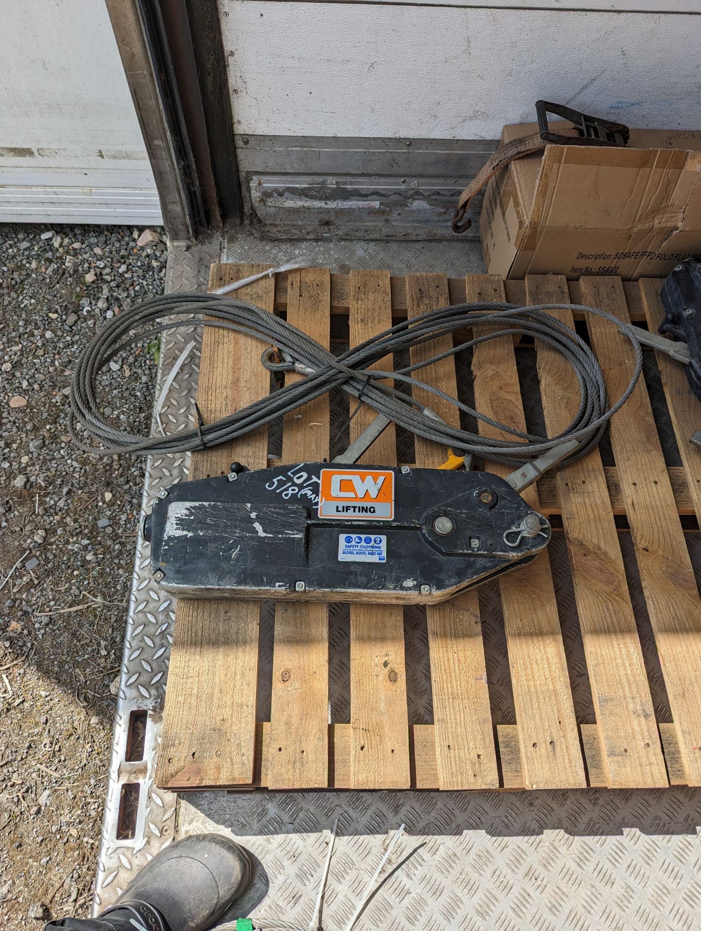 Tirfor Winch 3.2ton with approx 10m steel cable with hooks