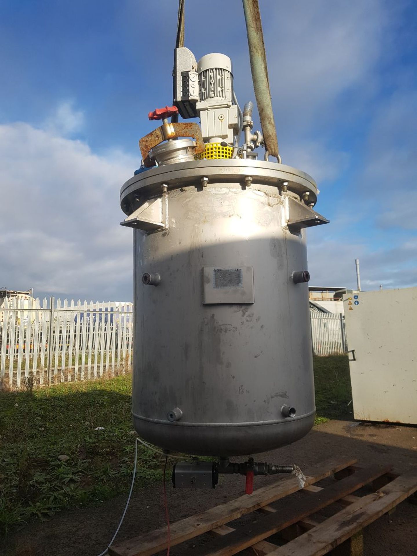 1 x 300L stainless steel mixing vessel ( wetted parts all 304 stainless steel ) - Image 4 of 11