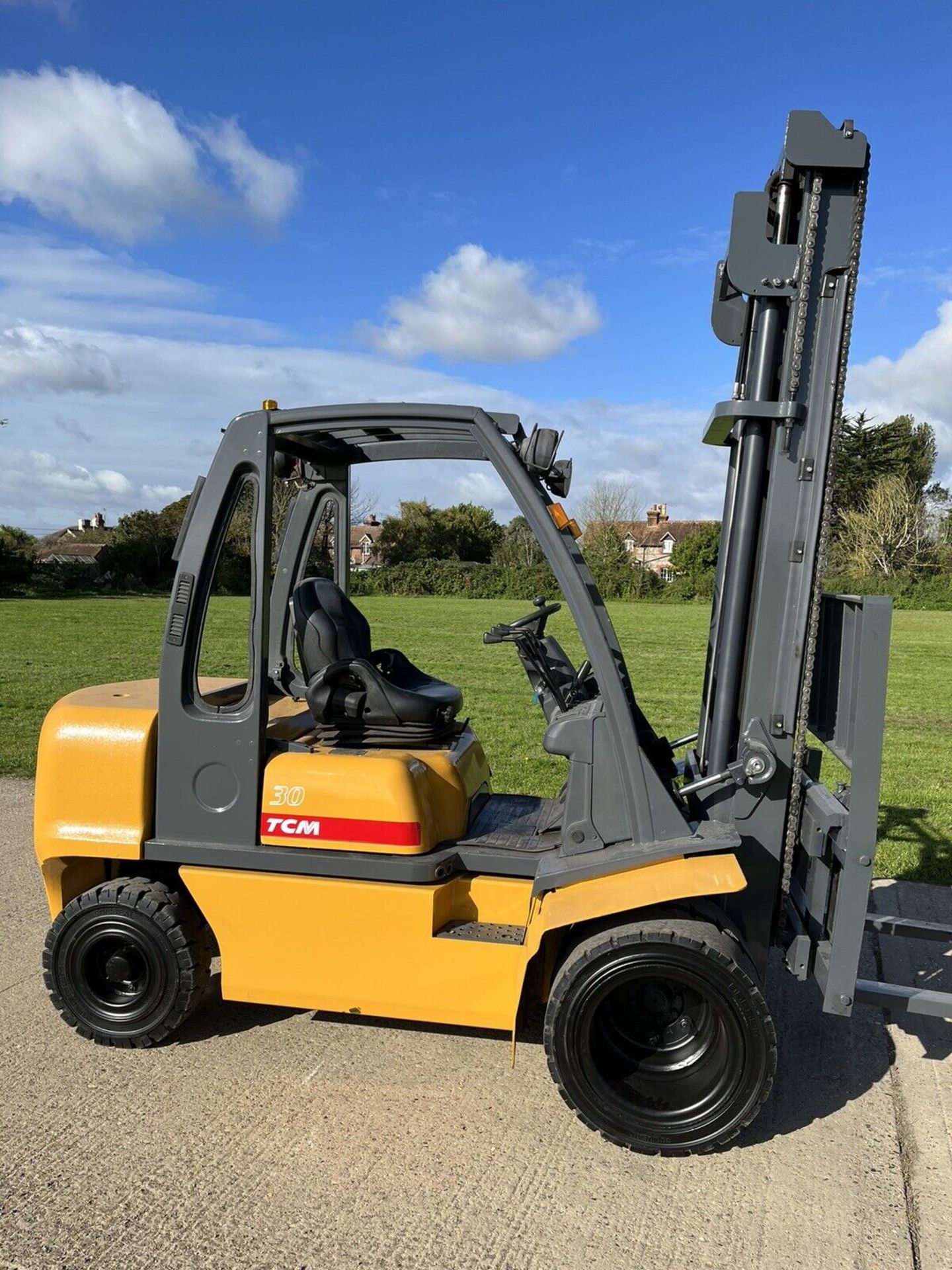 TCM 3 Diesel Forklift Truck Twin Wheels Extra Wide Carriage - Image 3 of 6