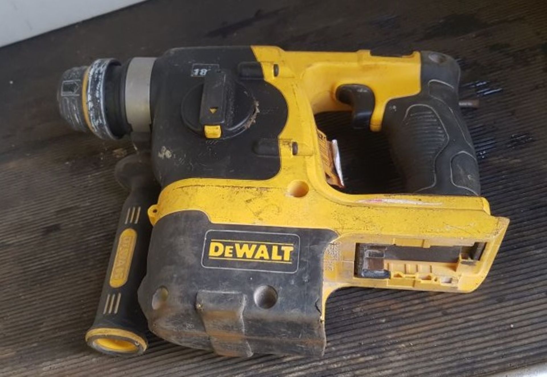 Dewalt DCH253 18V XR Li-ion Cordless Hammer Drill - Image 3 of 3