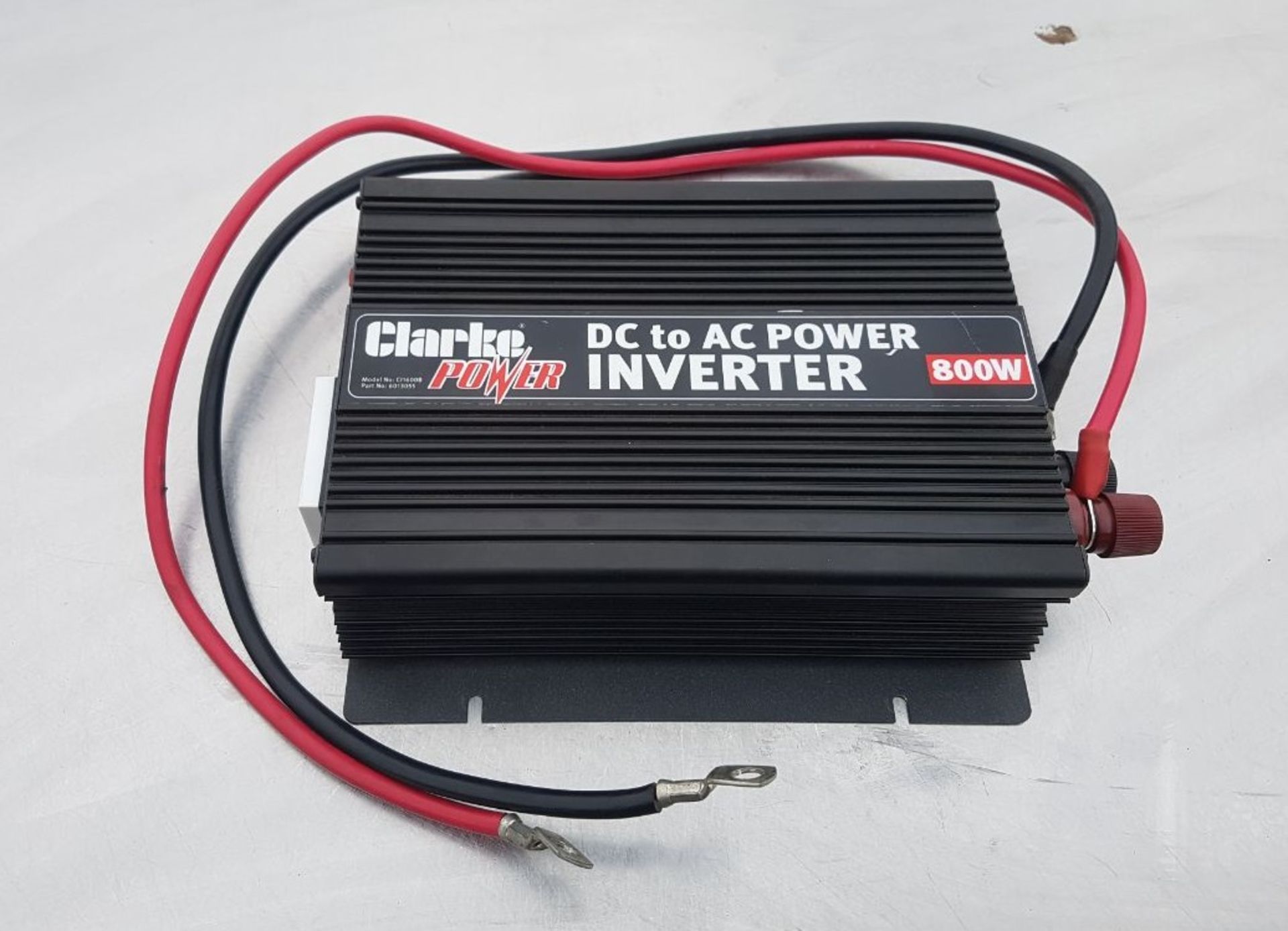 1 x Clarke 12v DC to 230v AC 50Hz 800W output. - Image 3 of 3