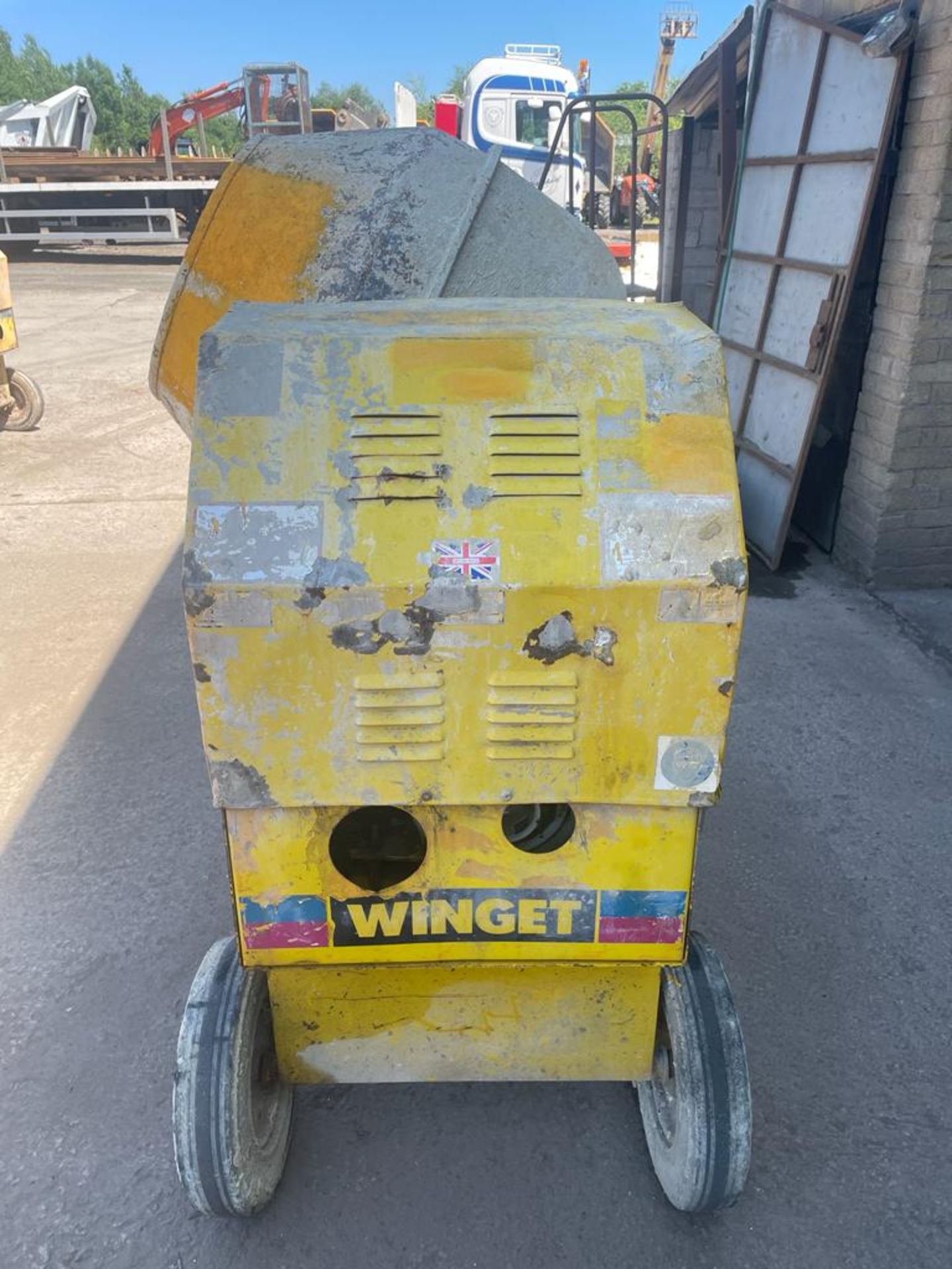 2015 Wingate 5x 31/2 diesel Concrete Mixer - Image 5 of 6
