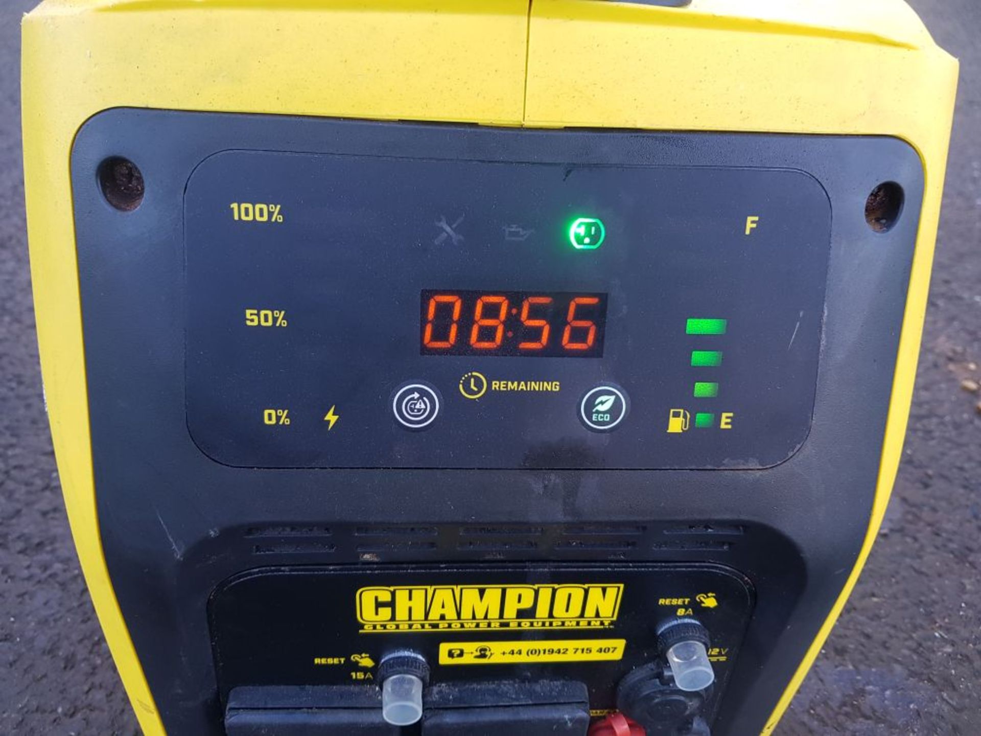 Champion 82001i-DF Dual Fuel Inverter Petrol Gener - Image 2 of 5