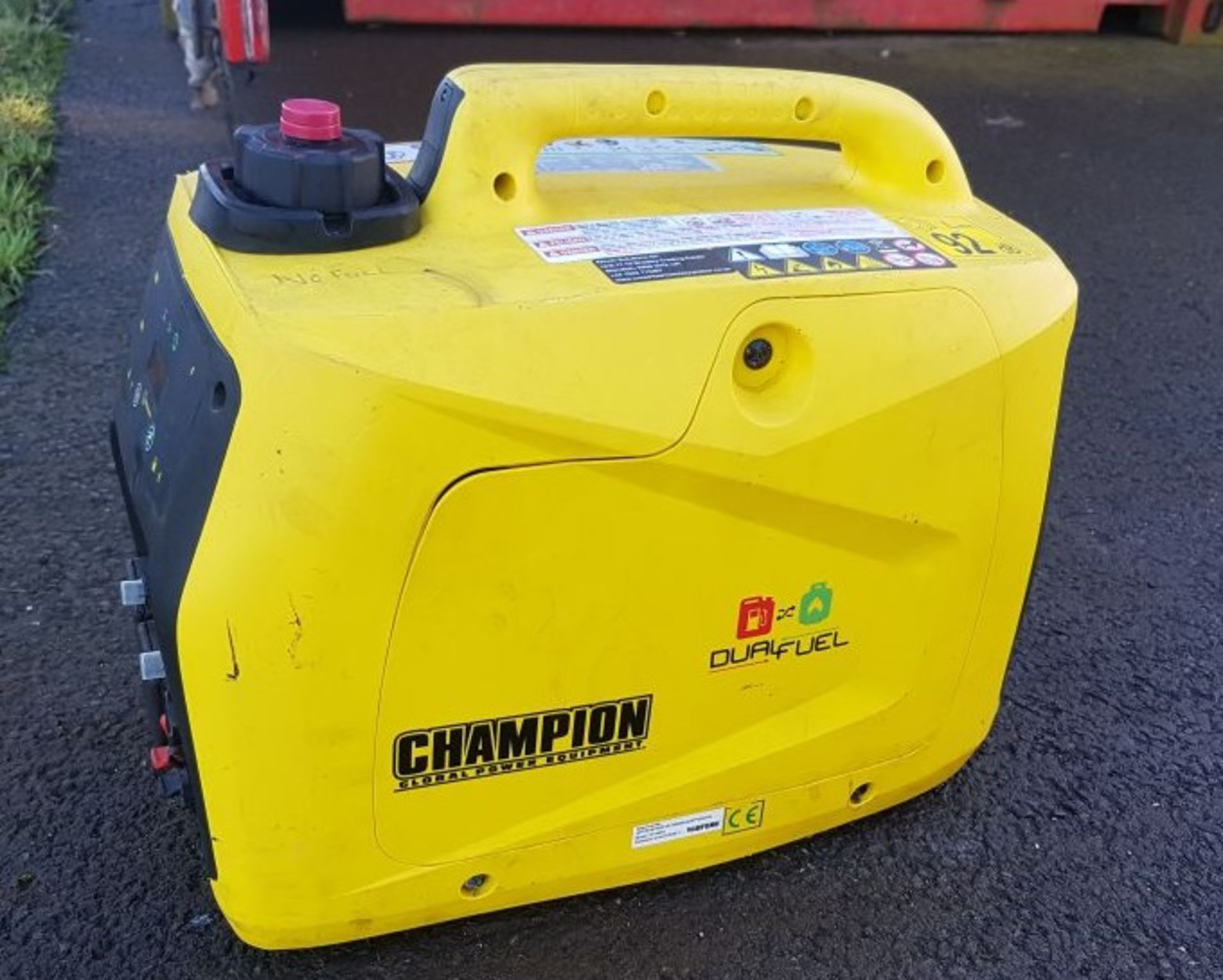 Champion 82001i-DF Dual Fuel Inverter Petrol Gener