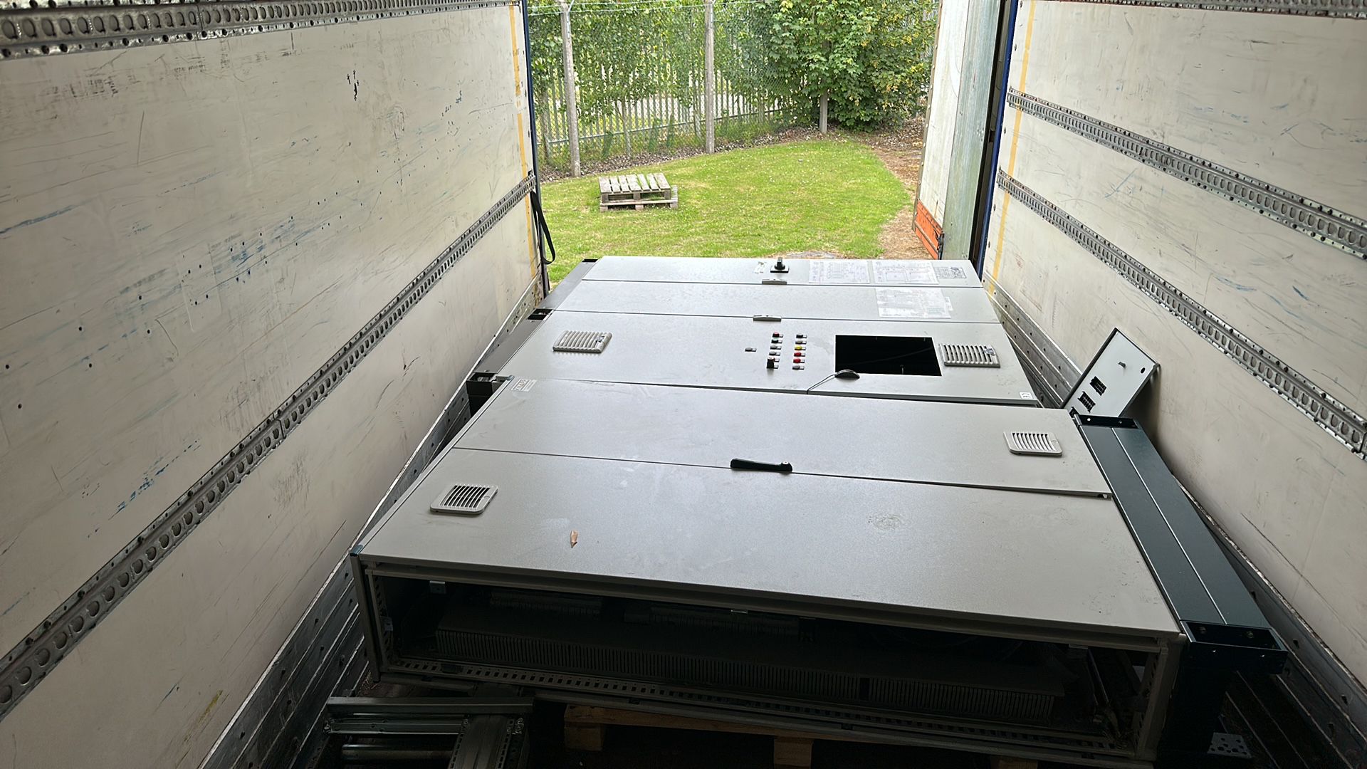 1 x Double & 1 x Single Electrical Boxes - Image 2 of 6
