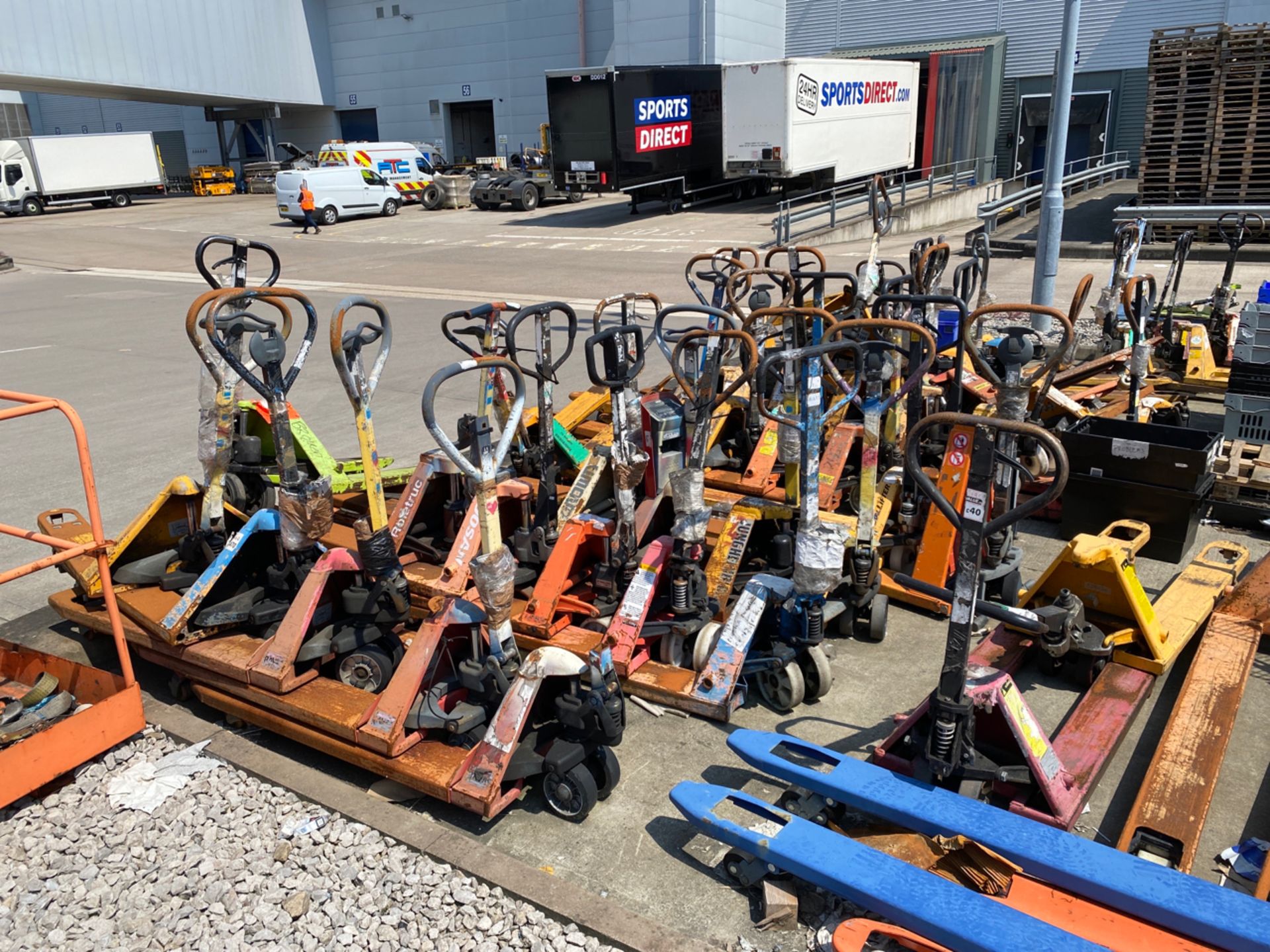 Job Lot of Pallet Trucks - Image 6 of 7