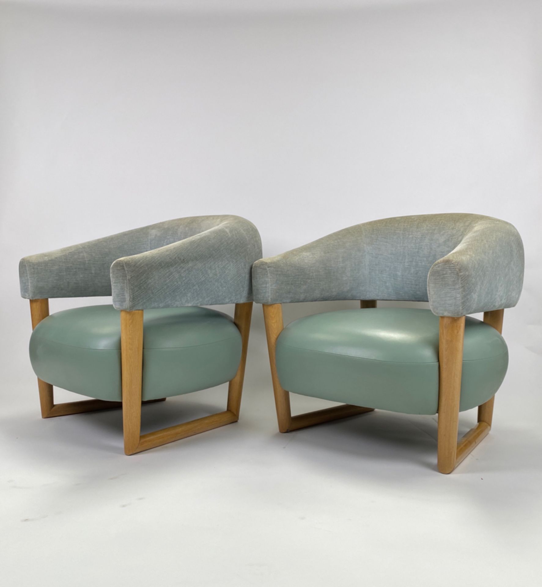 Pair of Teal Leather Lounge Chairs with Pouffes - Bild 3 aus 8