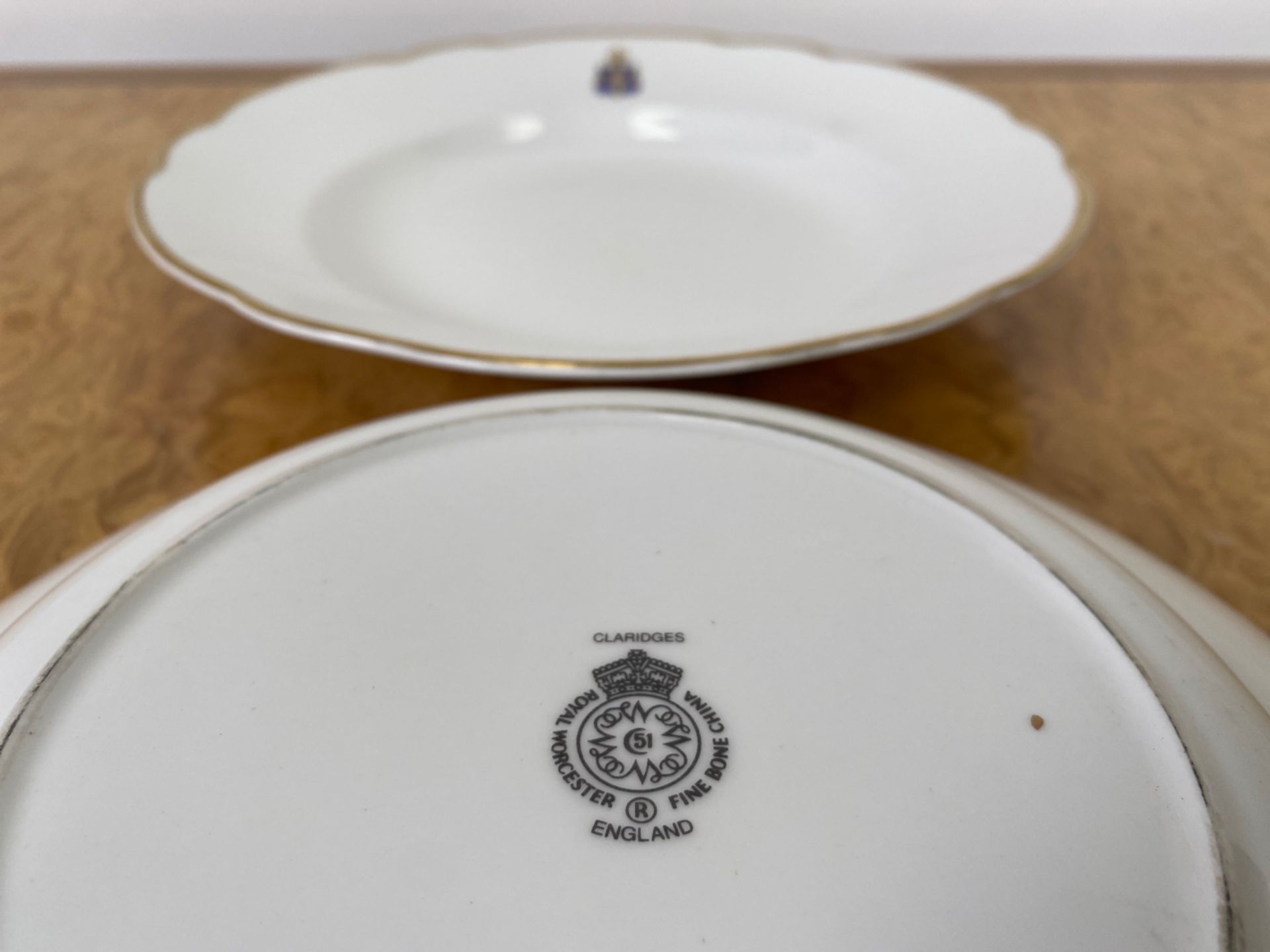 Set of Crested Crockery for Claridge's by Chommette 1884 - Image 41 of 44