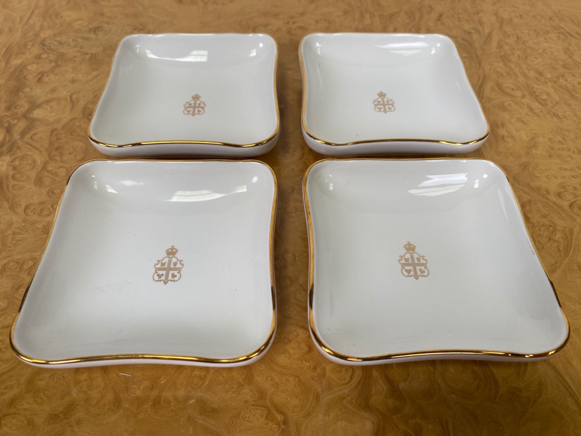 Set of Crested Crockery for Claridge's by Chommette 1884 - Image 7 of 30