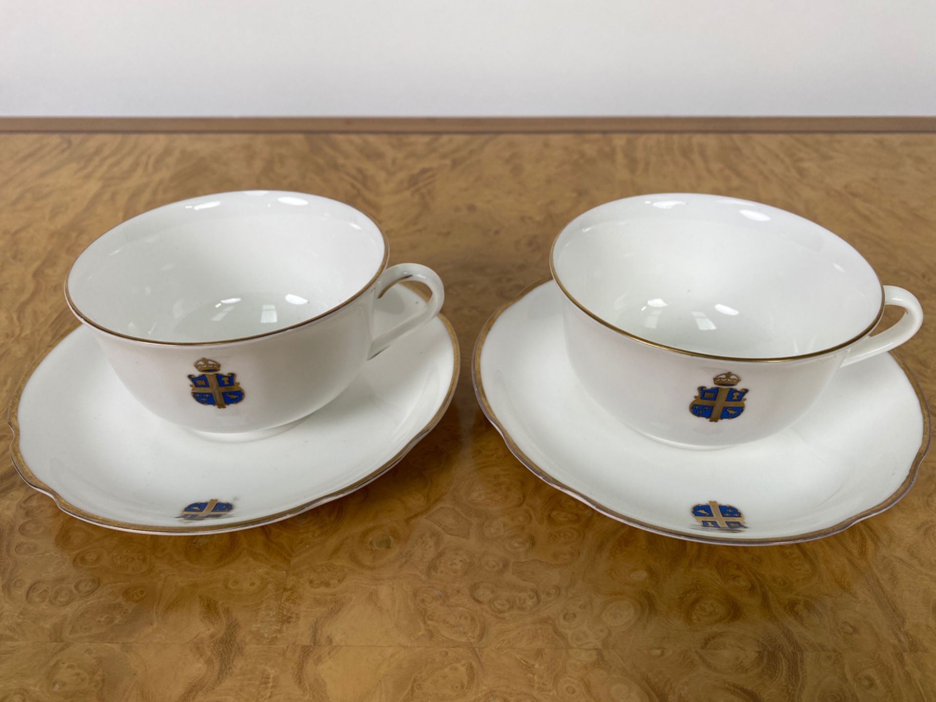 Set of Crested Crockery for Claridge's by Chommette 1884 - Image 11 of 43